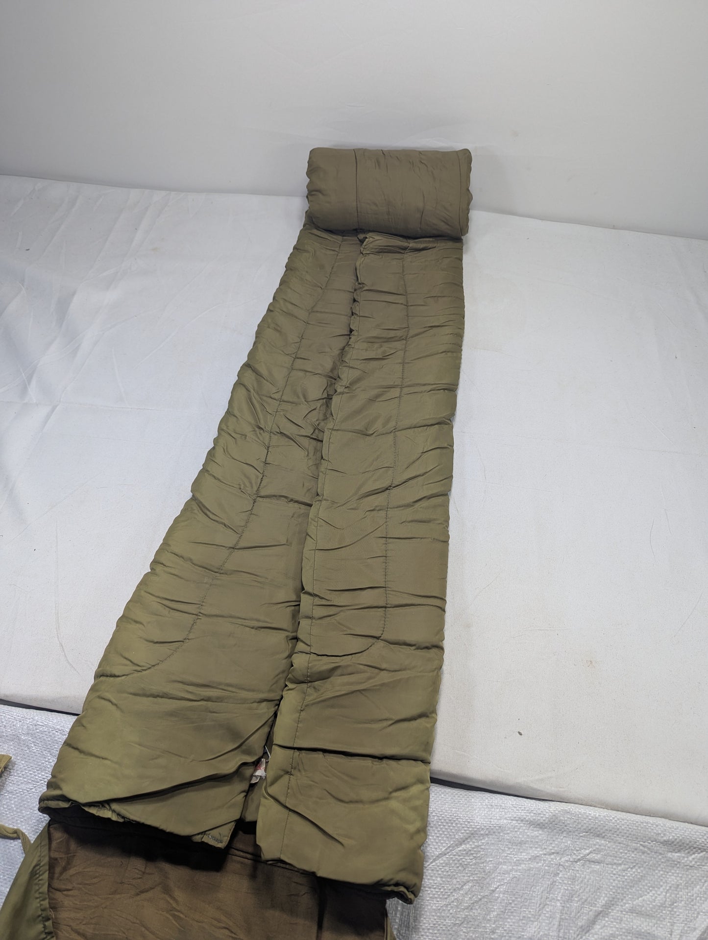 Preloved Military lot sleeping bag Sb81