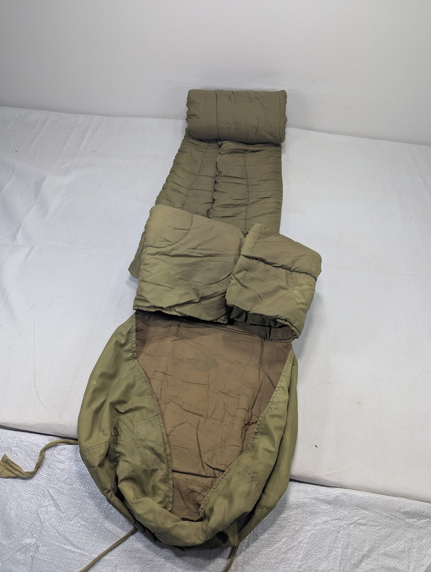 Preloved Military lot sleeping bag Sb81