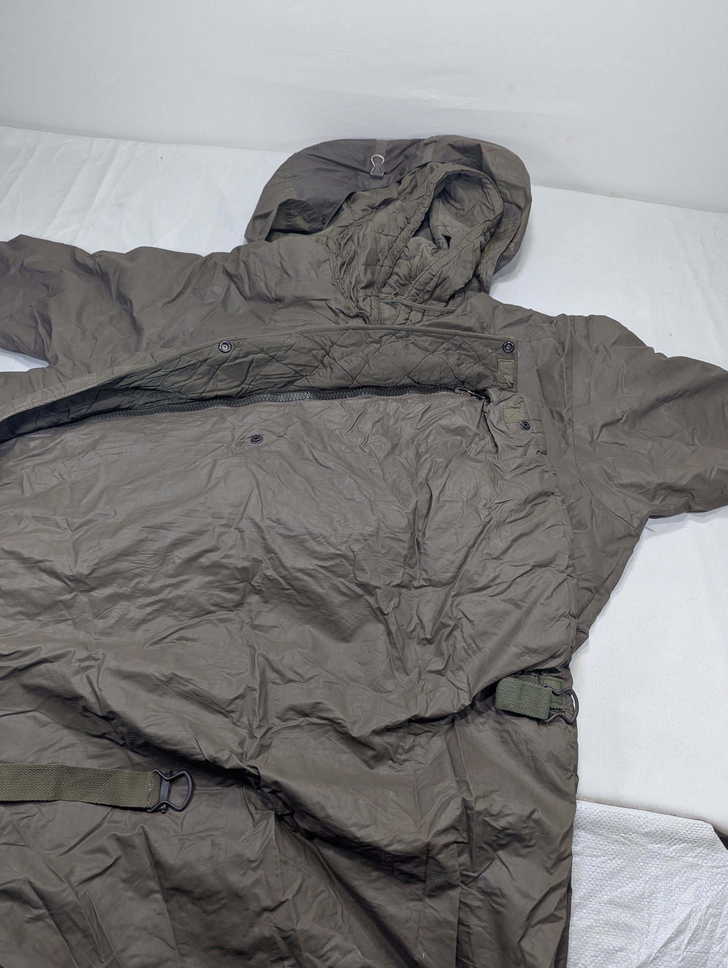 Preloved Military lot sleeping bag Sb68
