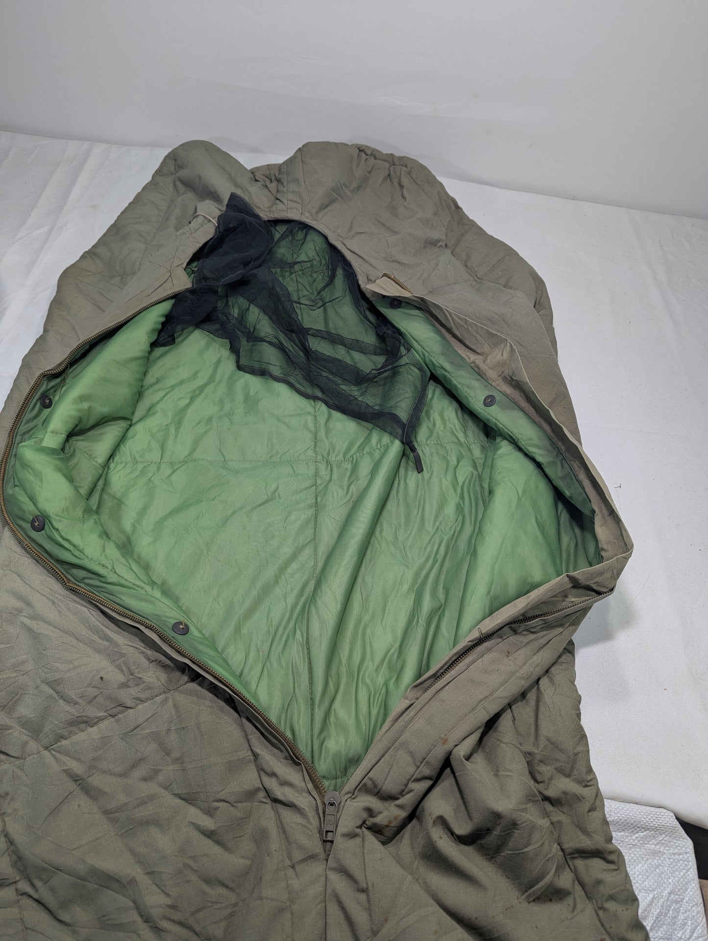 Preloved Military lot sleeping bag Sb54