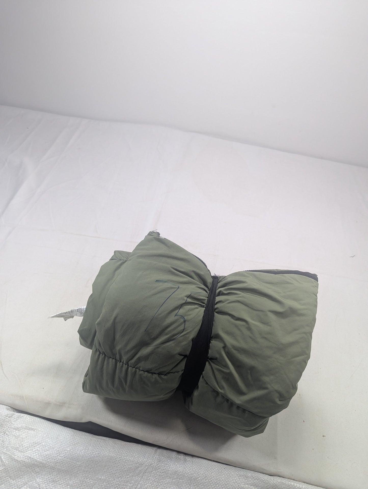 Preloved Military lot sleeping bag Sb75
