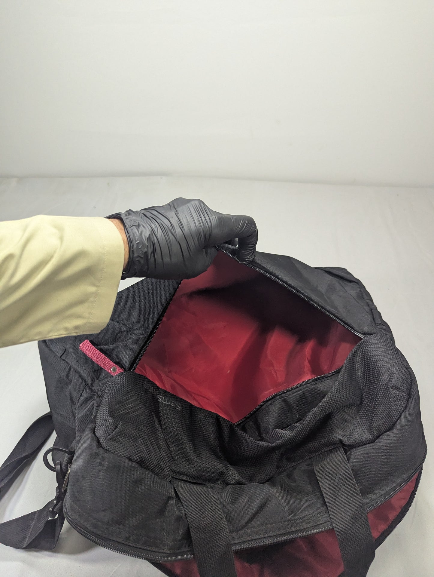 Samsonite/ Title will update soon