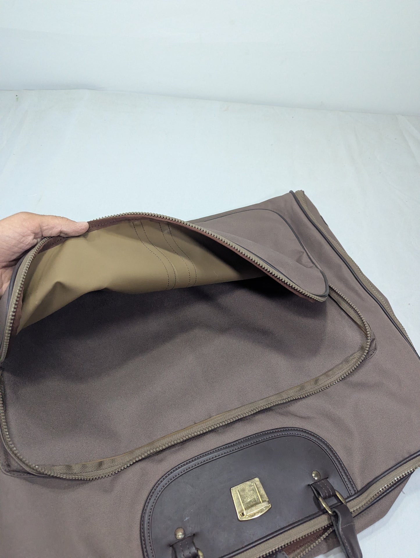 suit Title will update soon