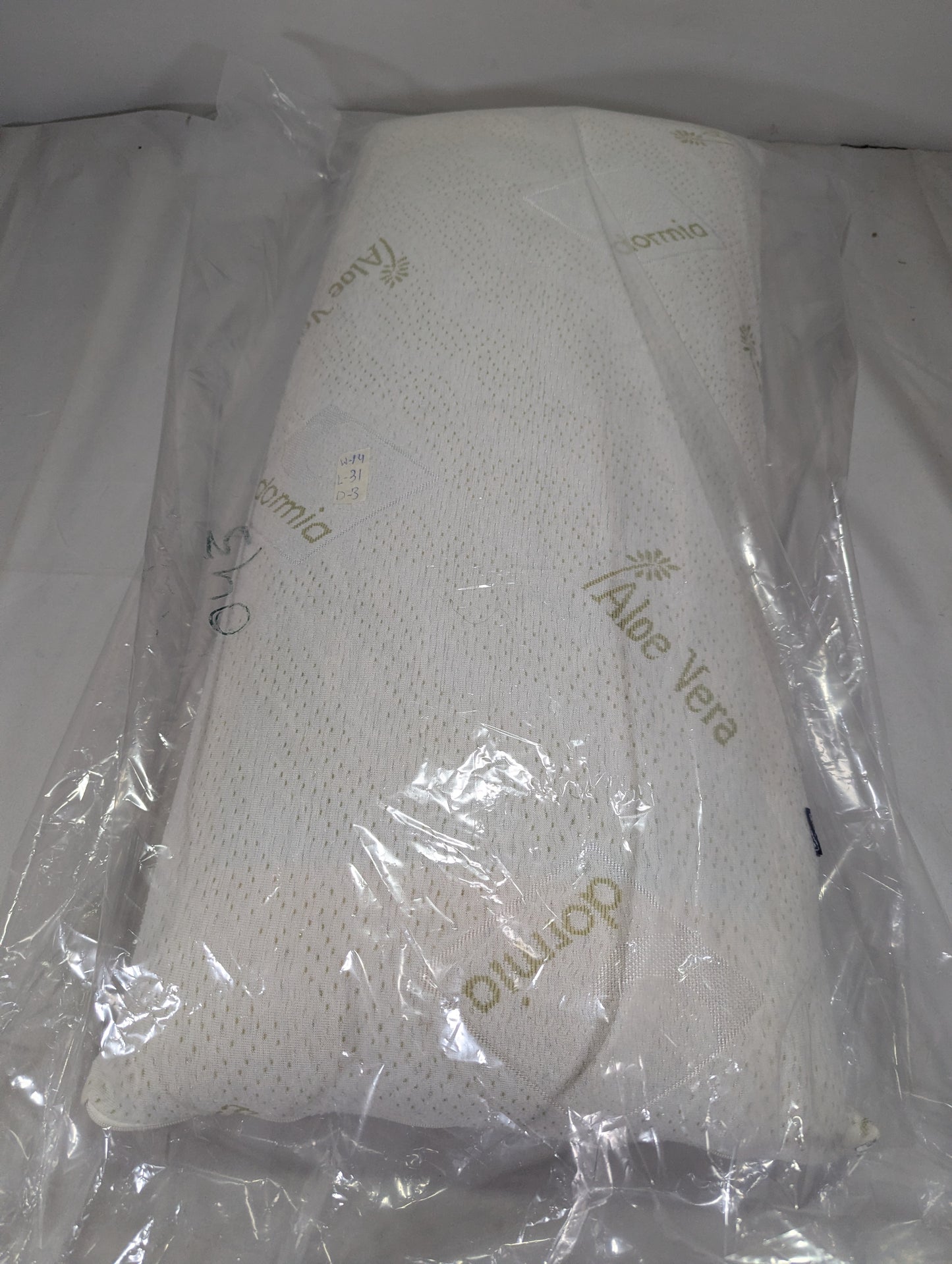 Imported Lot Memory foam Pillow P043