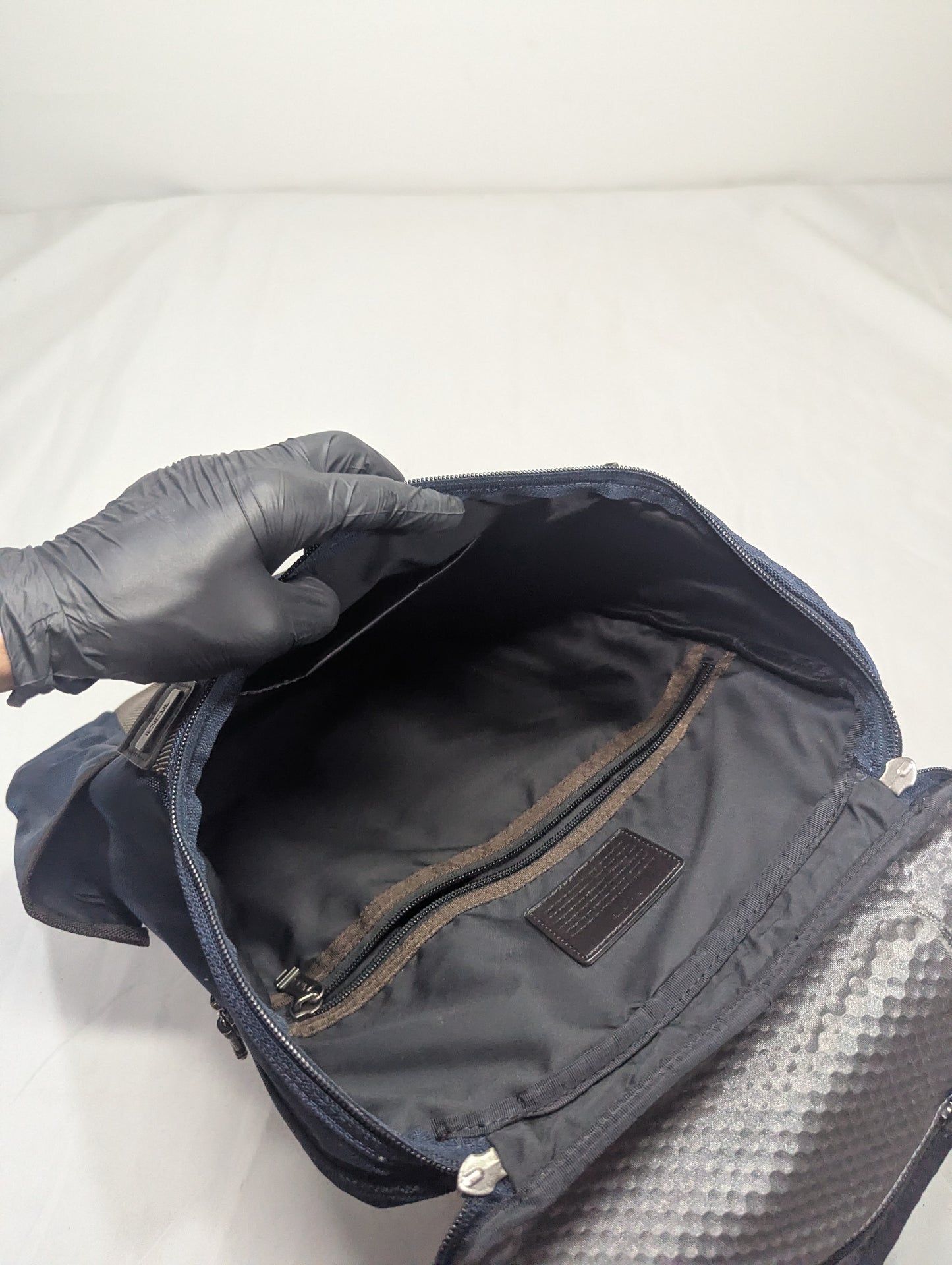 TUMI title will update soon