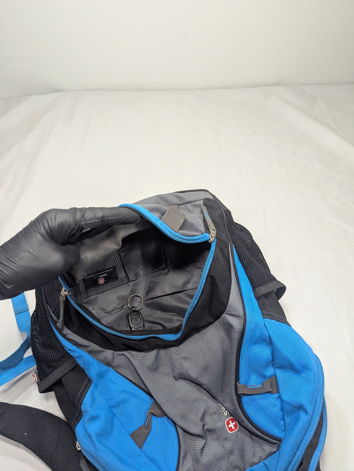 Swiss Gear Title will update soon