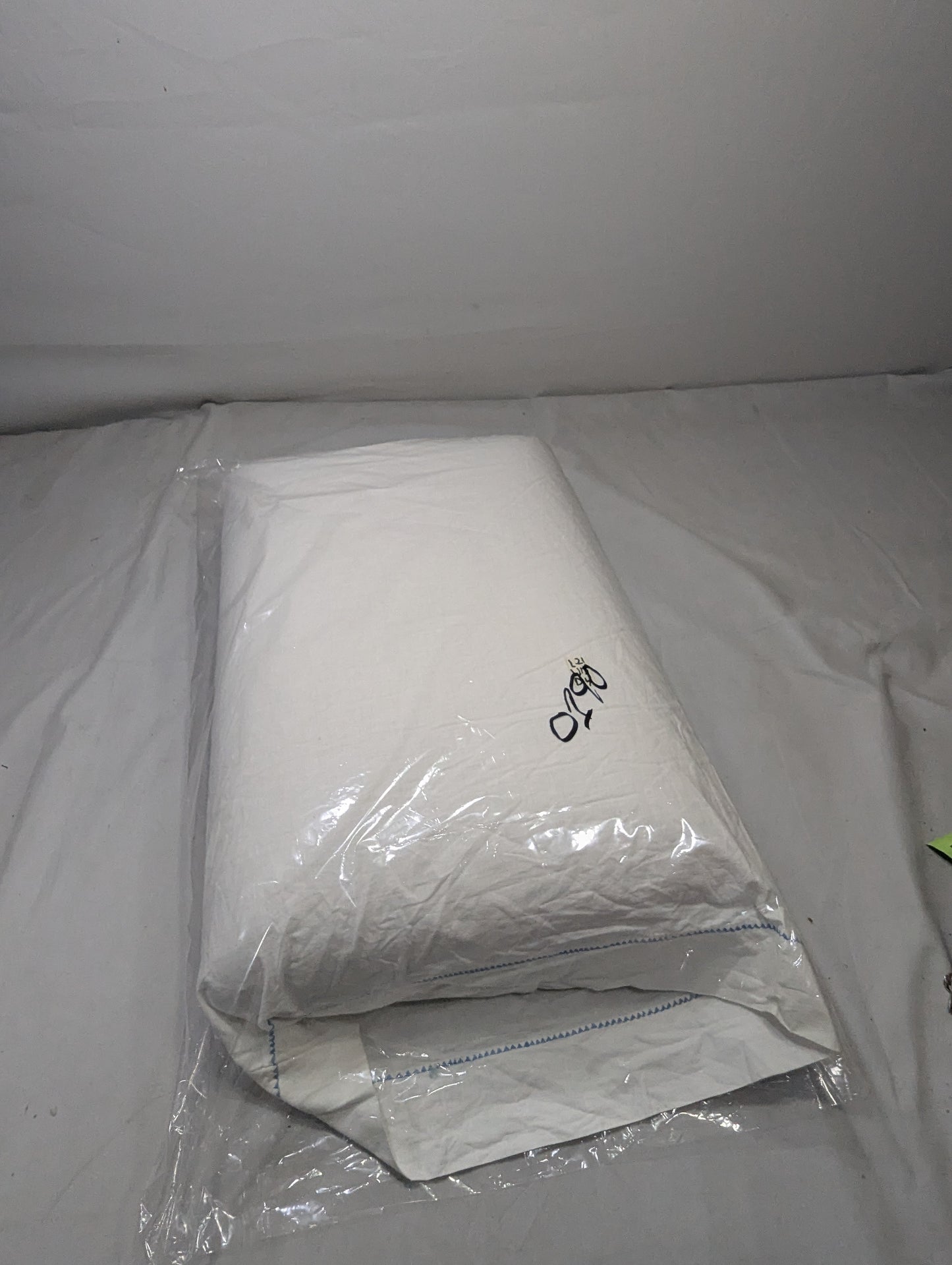 Imported Lot Memory foam Pillow P0190