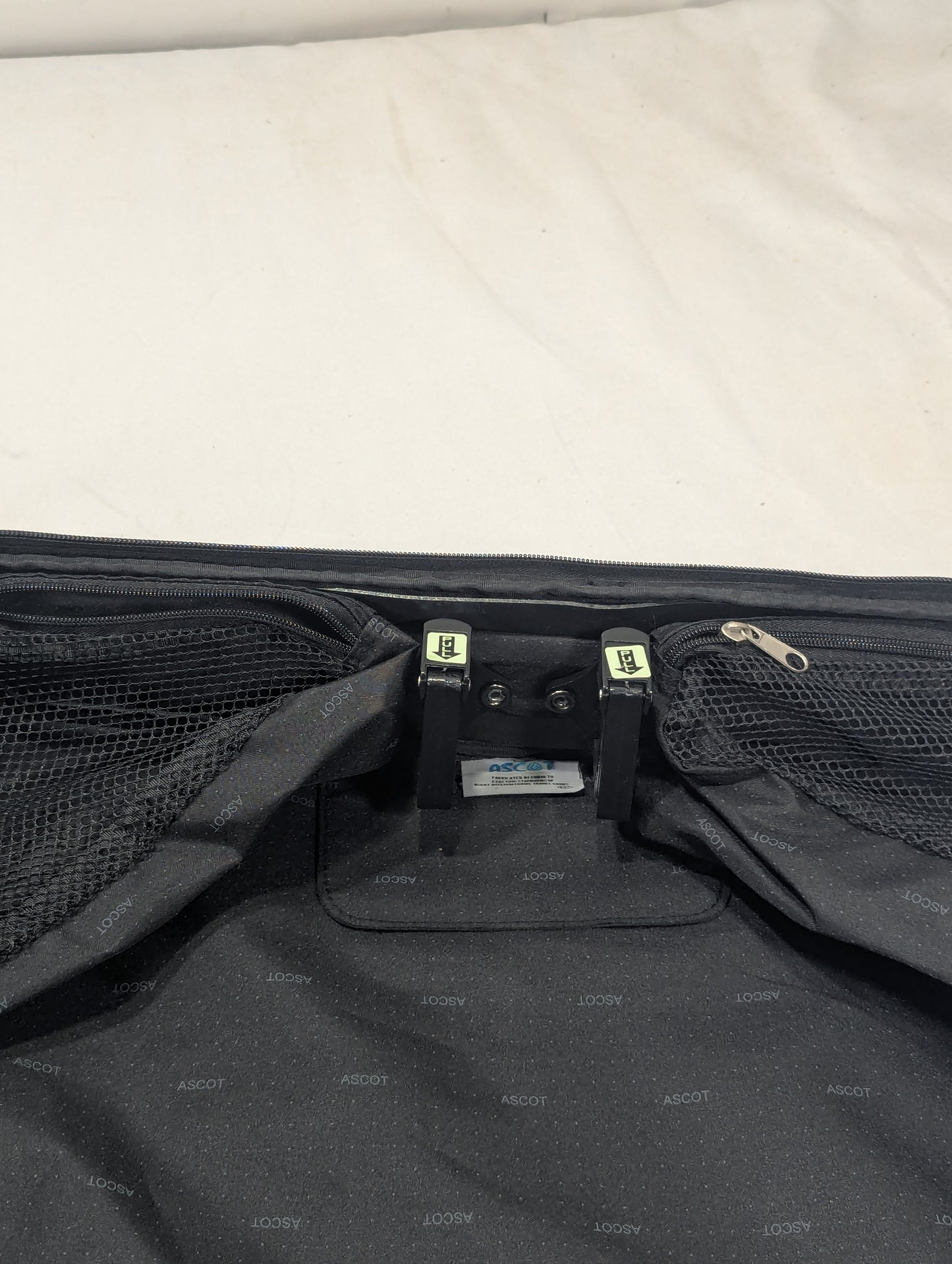 Suit Bag Title will update soon