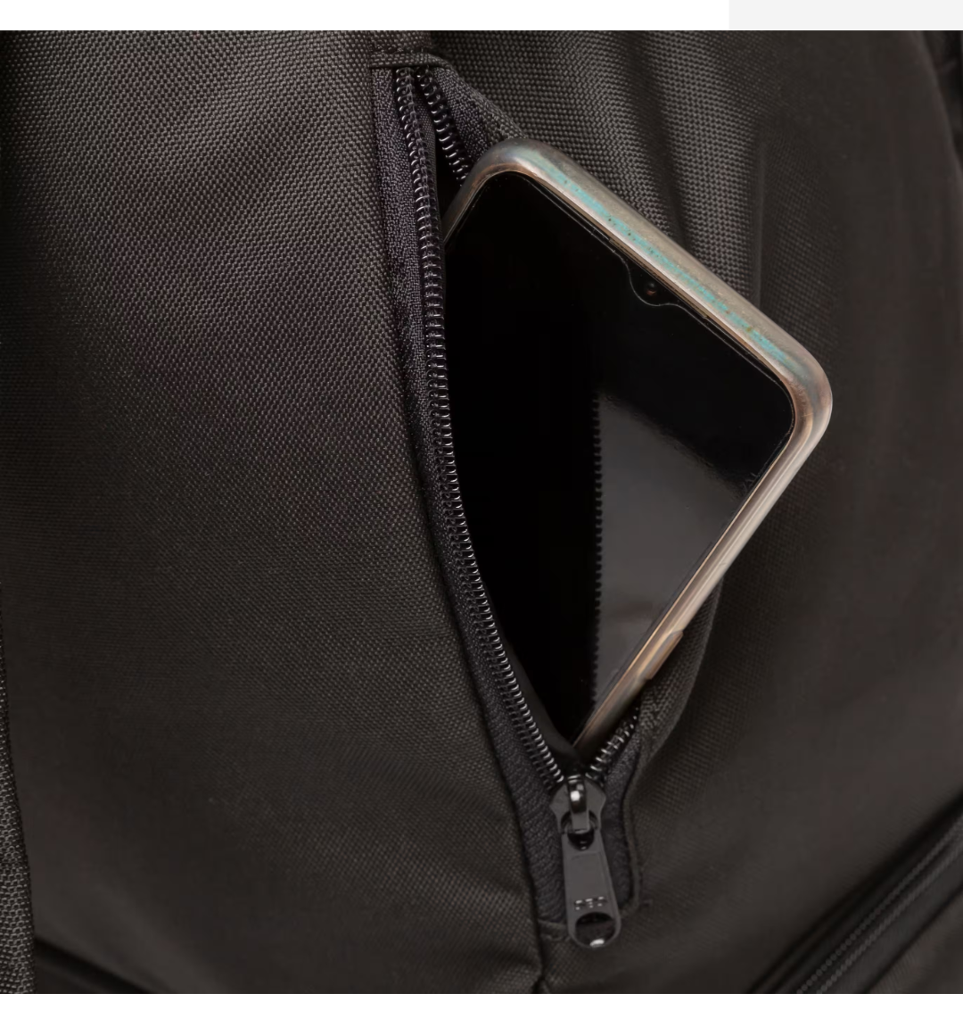 Gym backpack with separate shoes portio