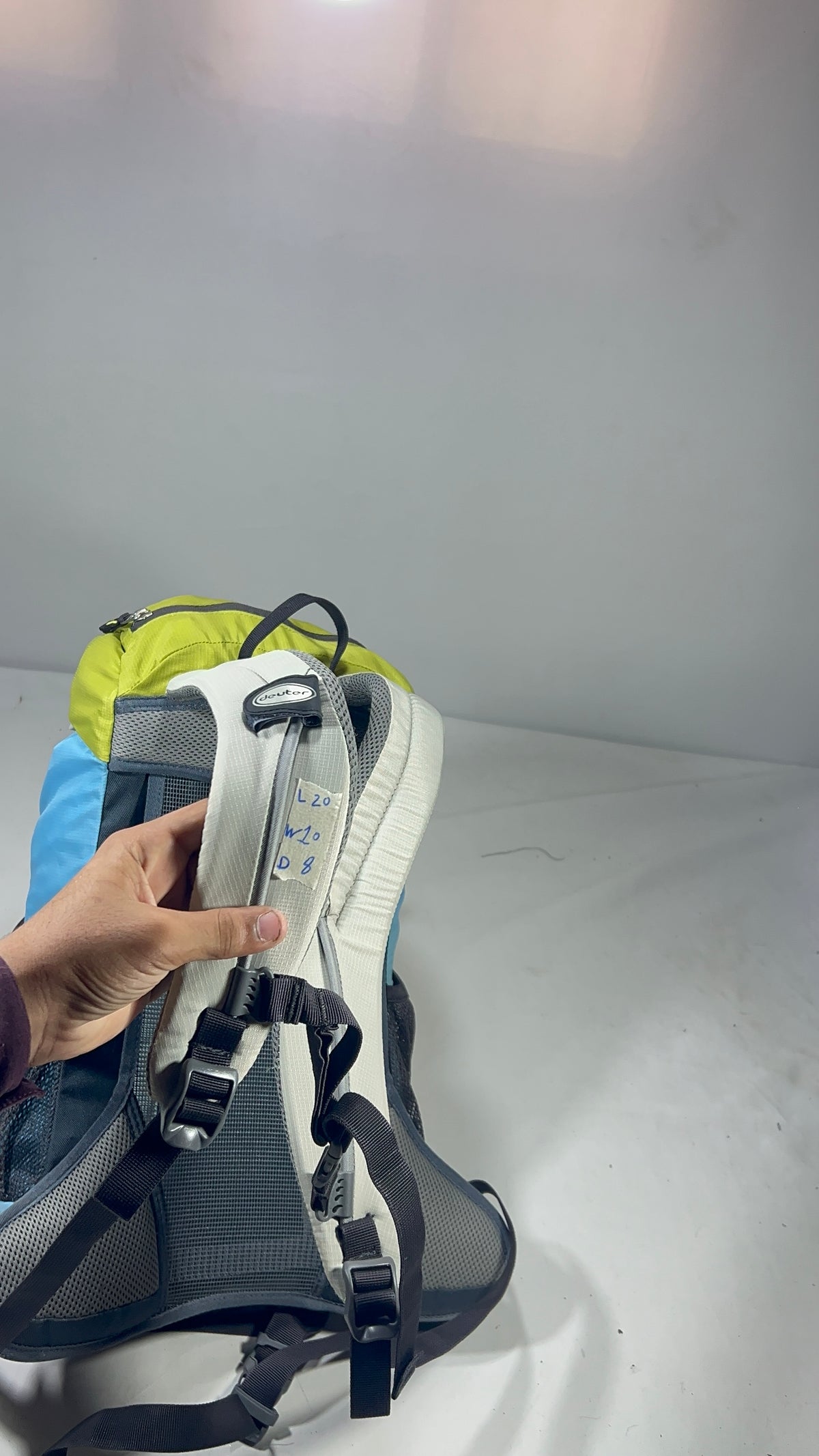 Deuter 20L Title will update soon