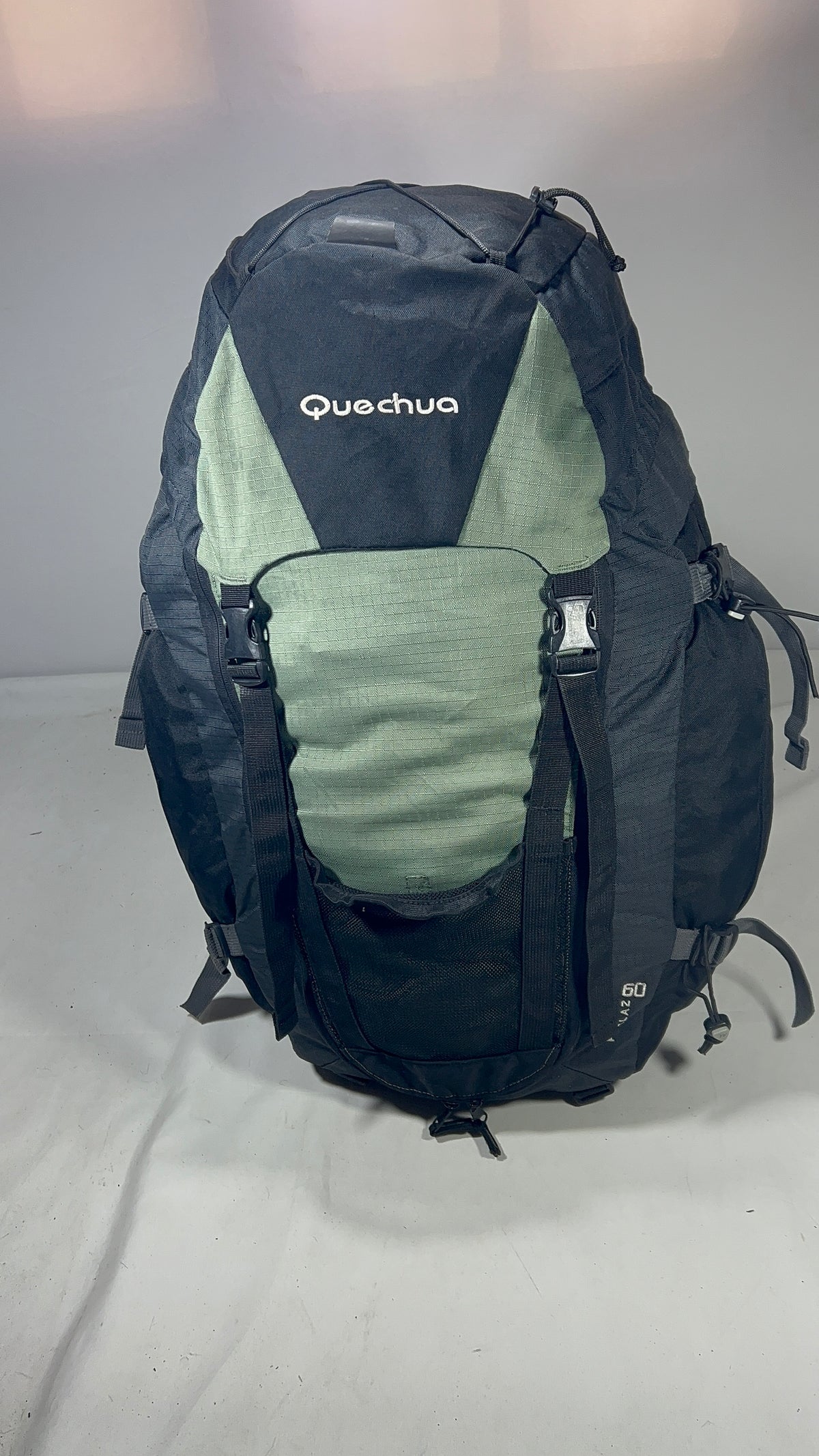 Quechua 60L Title will update soon