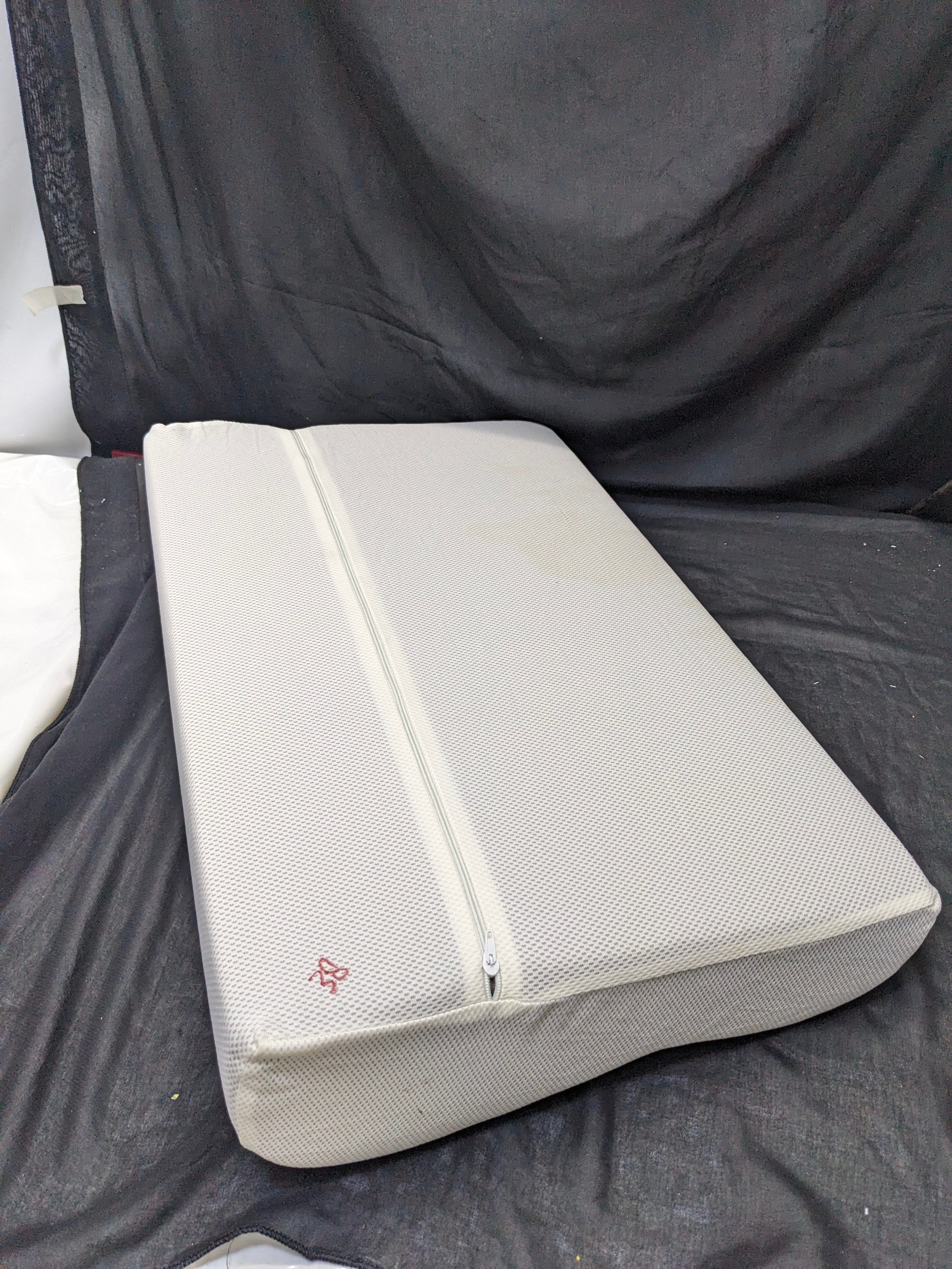 Adaptive Contour Memory Foam Pillow P38