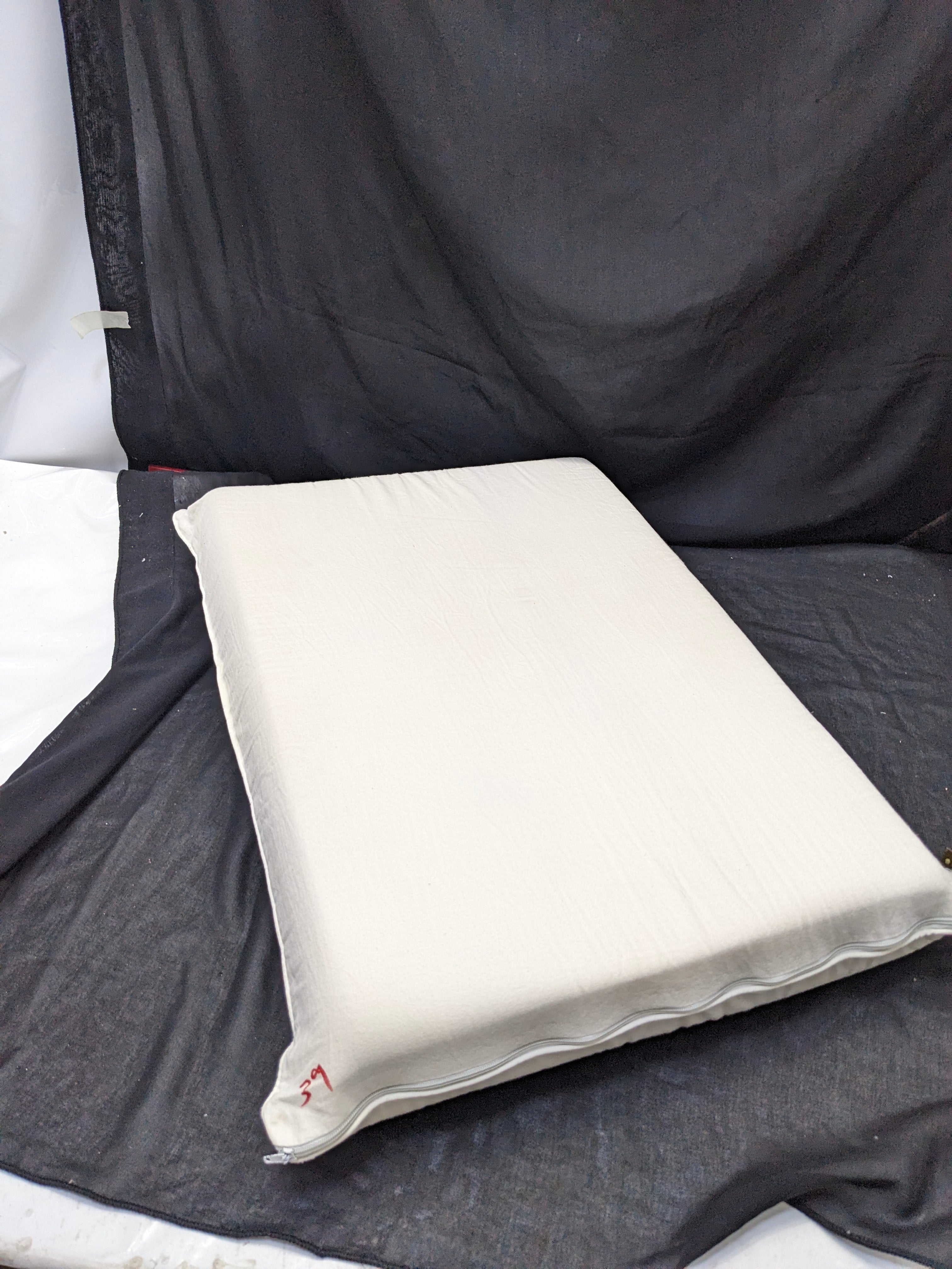 Adaptive Contour Memory Foam Pillow p39