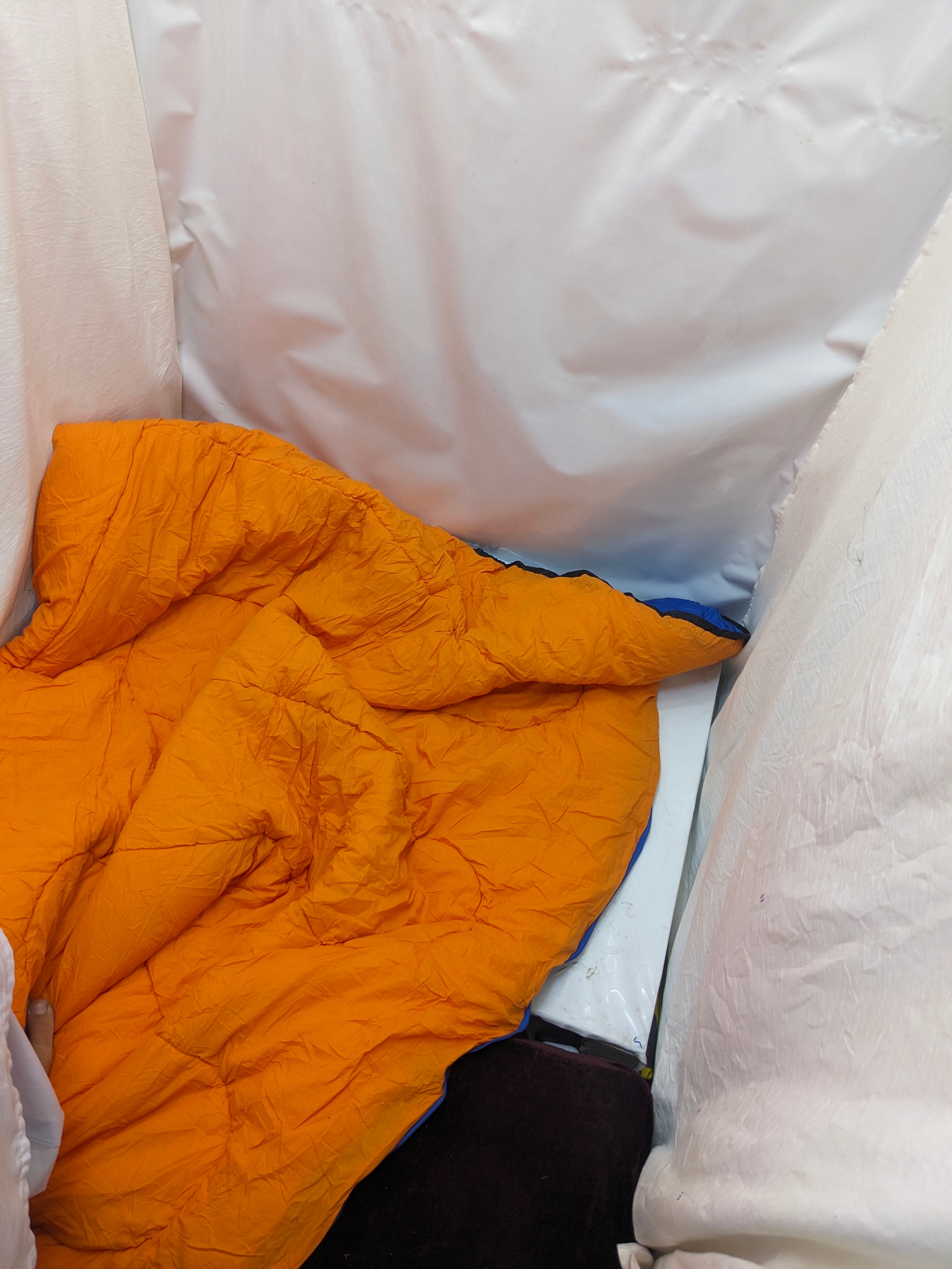 100 original authentic sleeping bags SB139