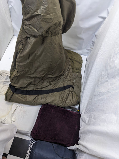 Uk lot sleeping bag sb 147