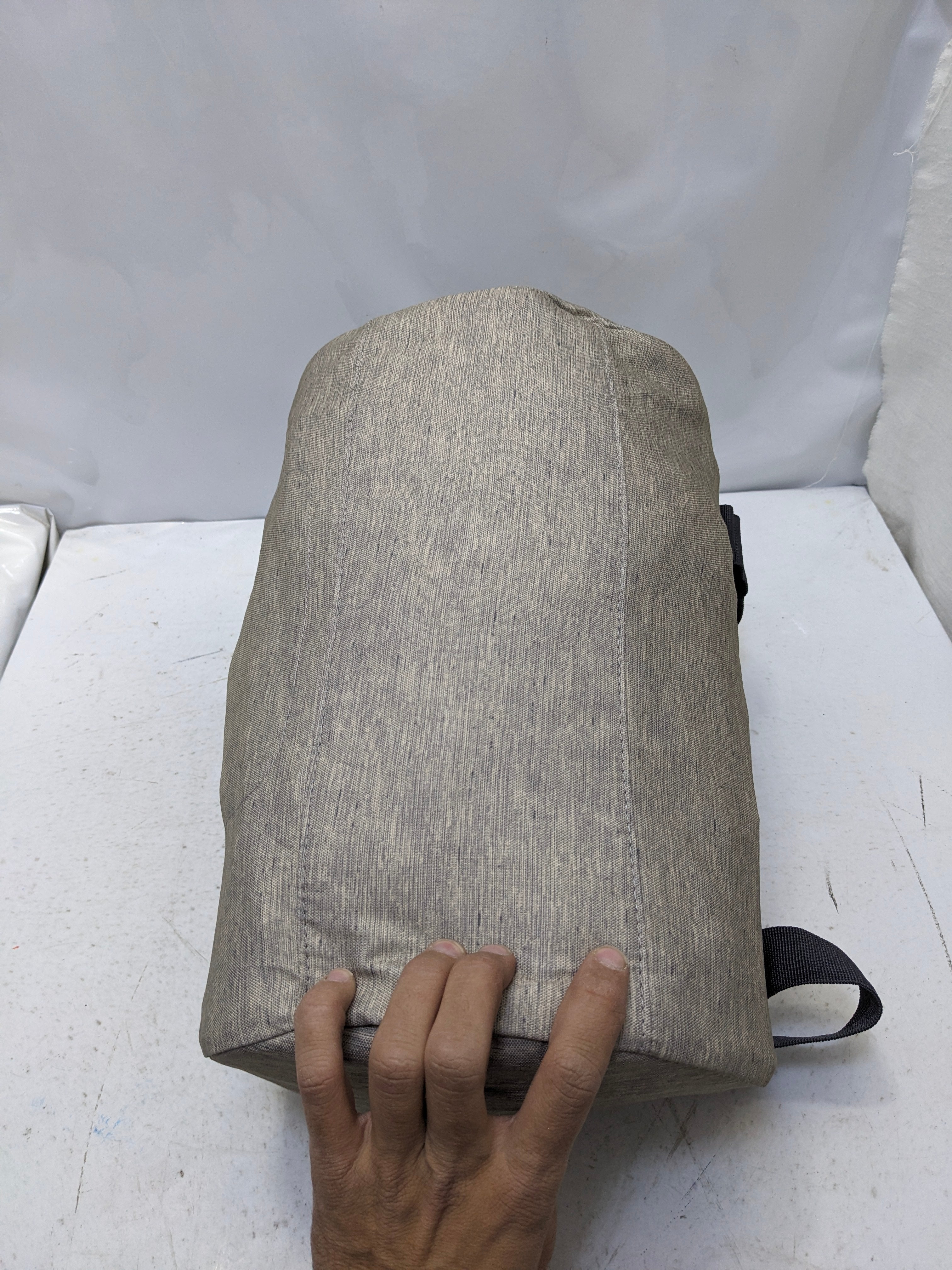 Two ways to use bag and shoulder backpack U2