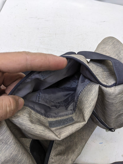 Two ways to use bag and shoulder backpack U2