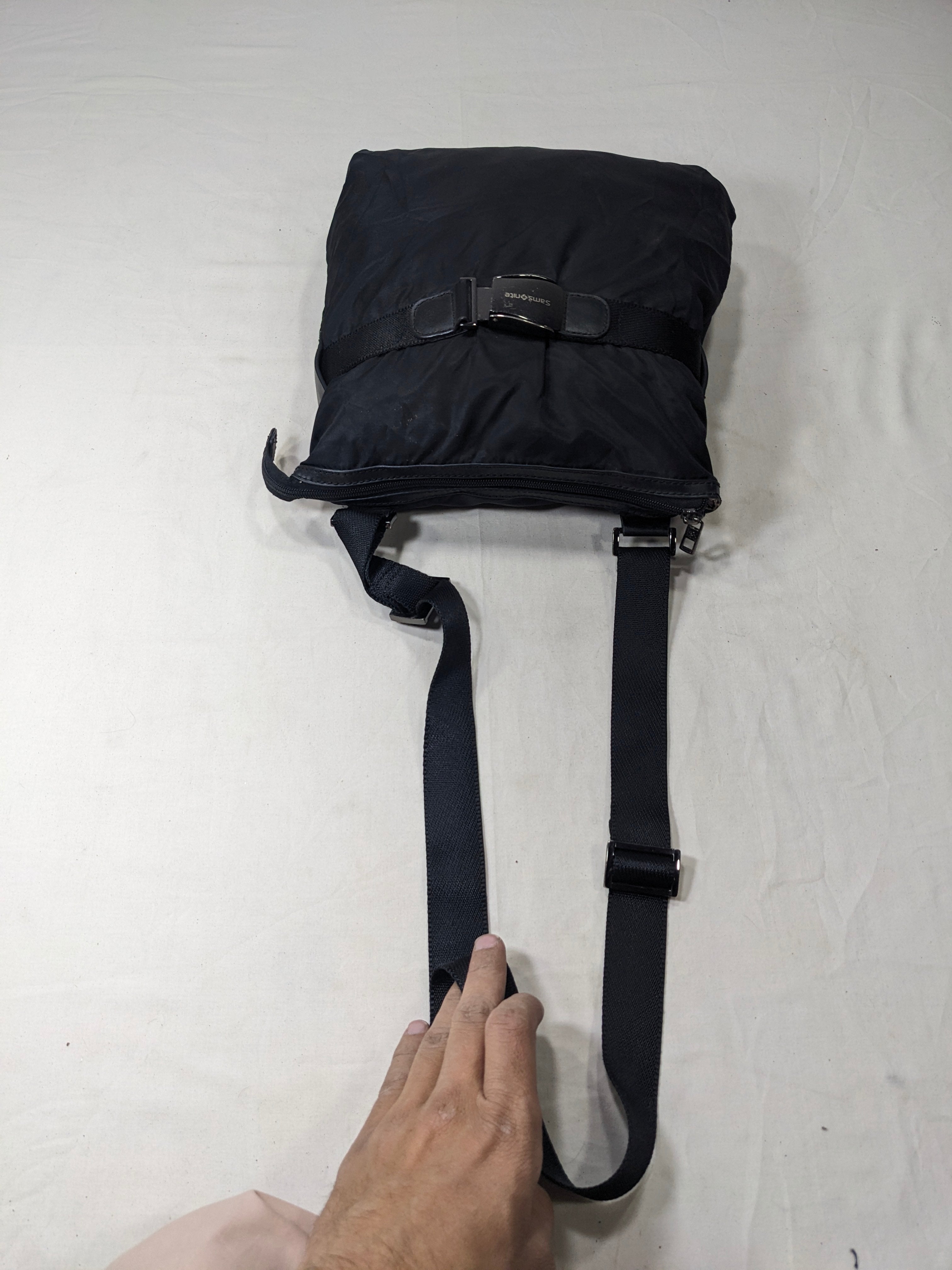 Samsonite cross body bag U15