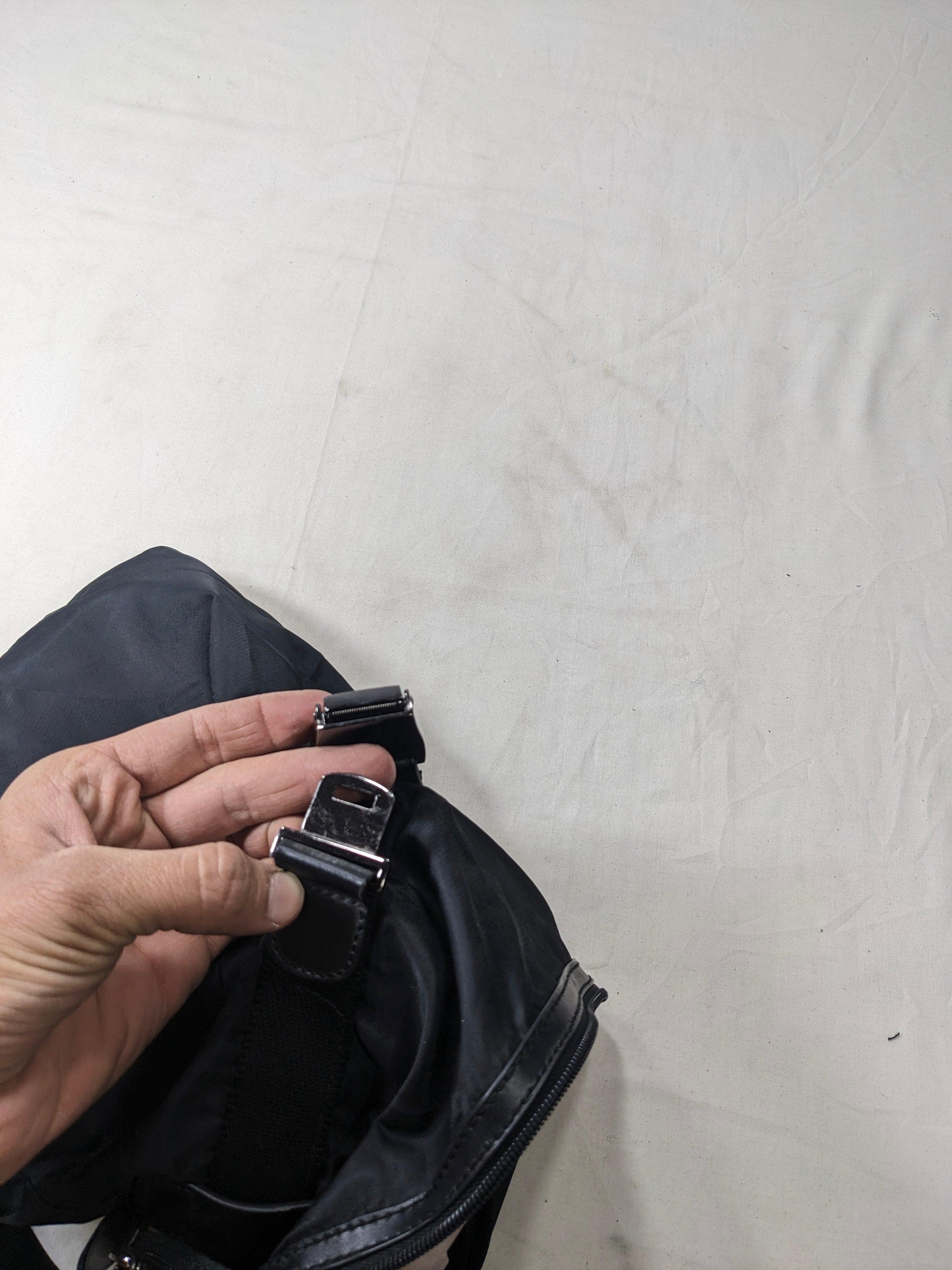 Samsonite cross body bag U15