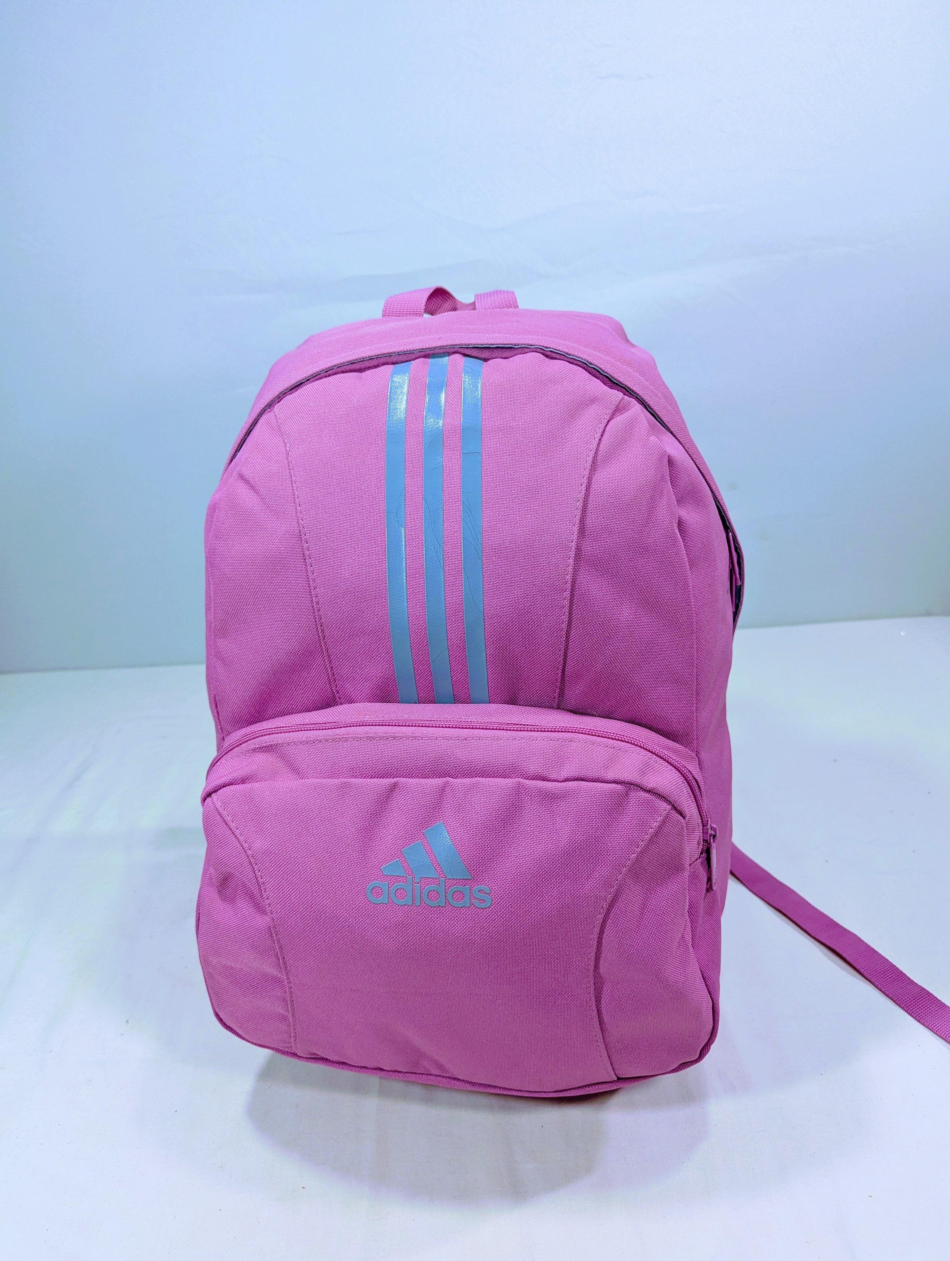 Adidas preloved backpack U25