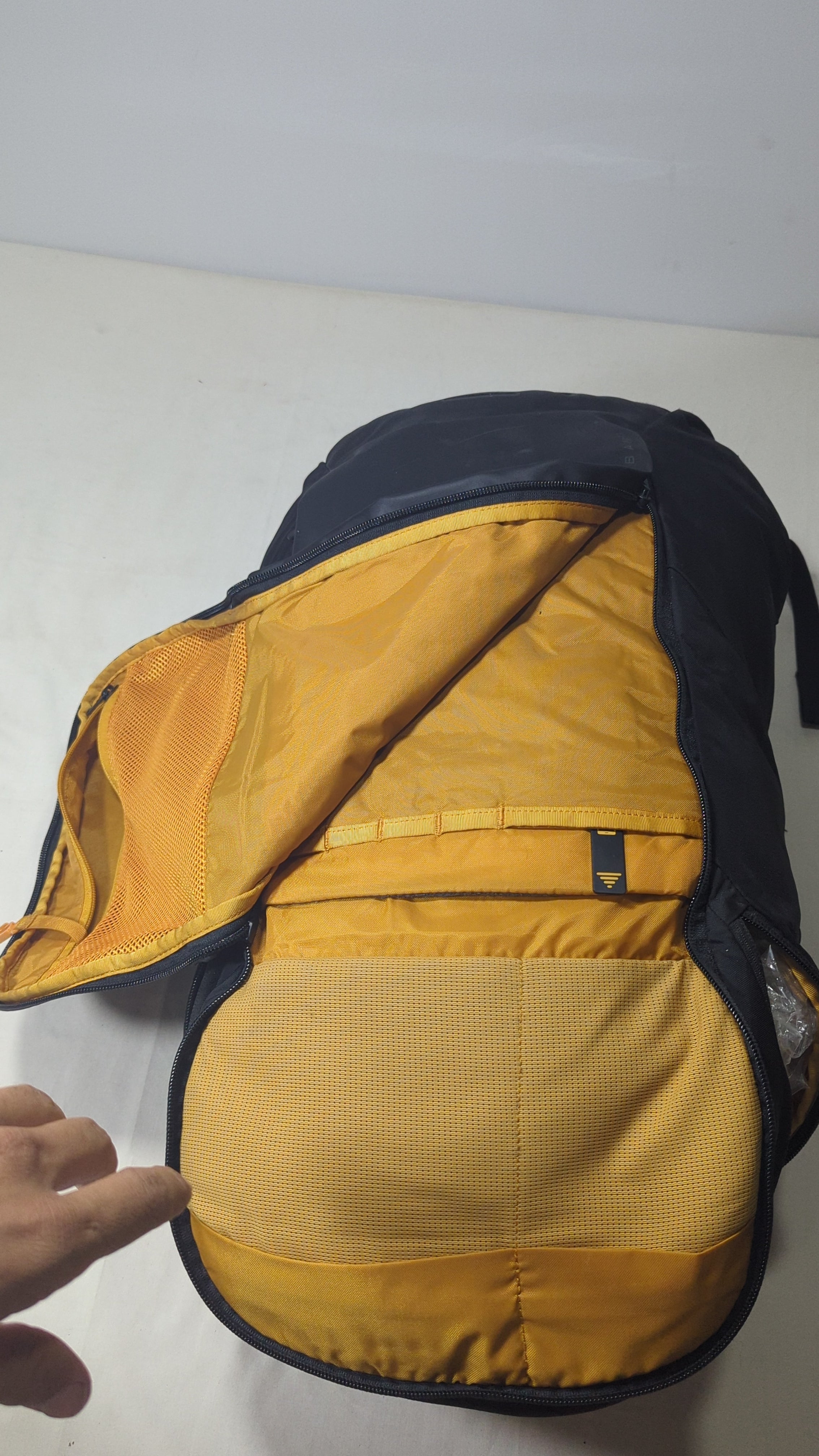 100% authentic north face slim stylish backpack Ab3