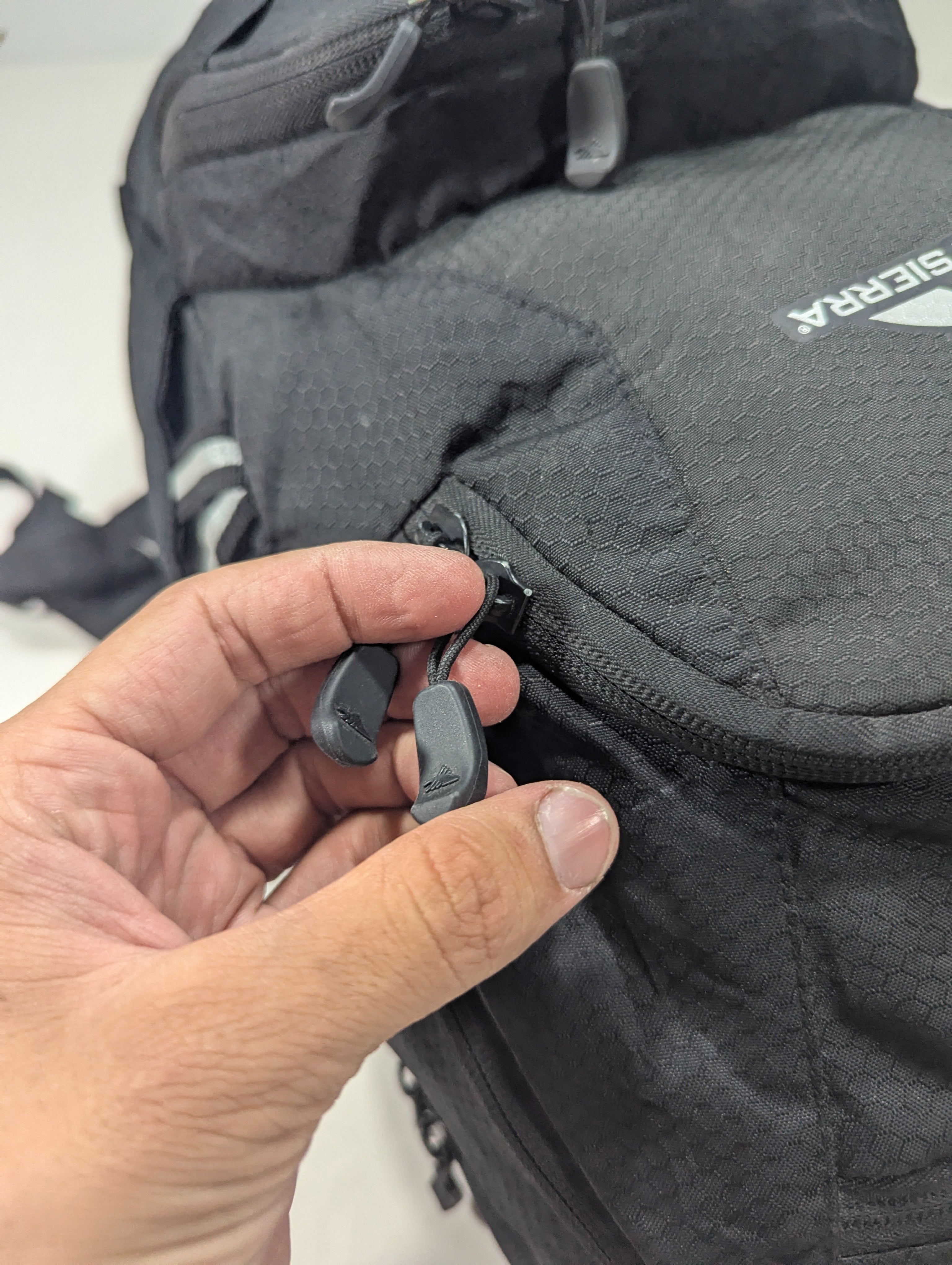 High sierra life time guaranteed backpack Ab3