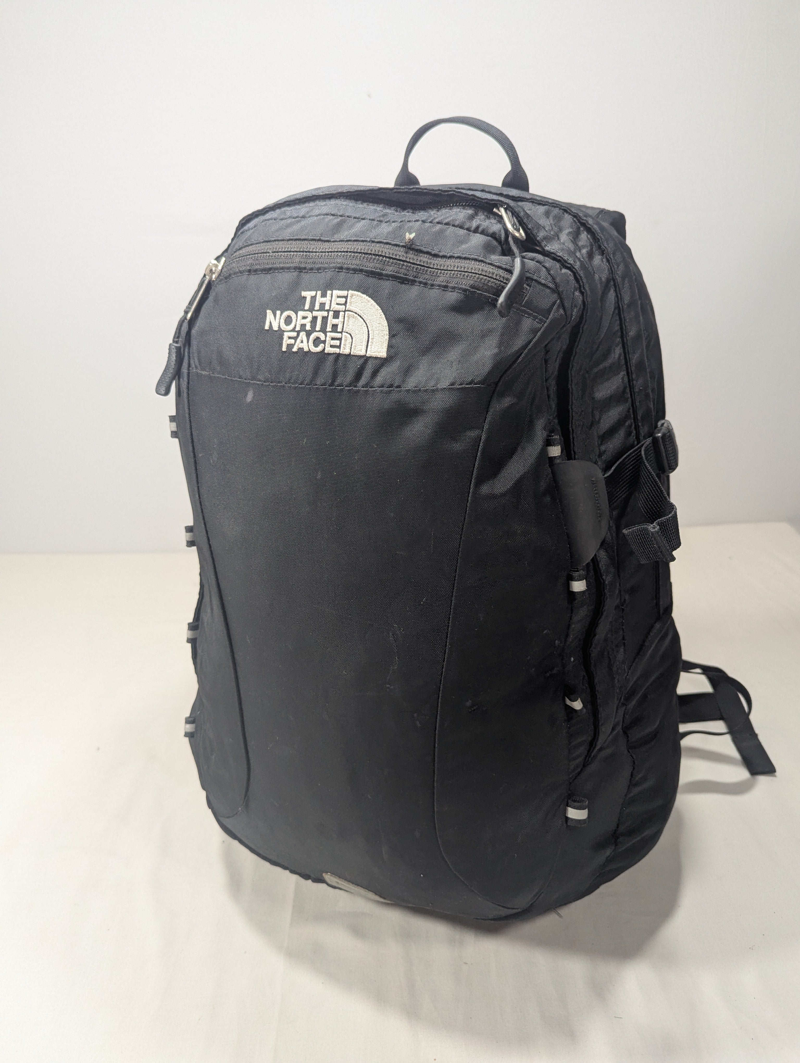 The north face in the black color U25