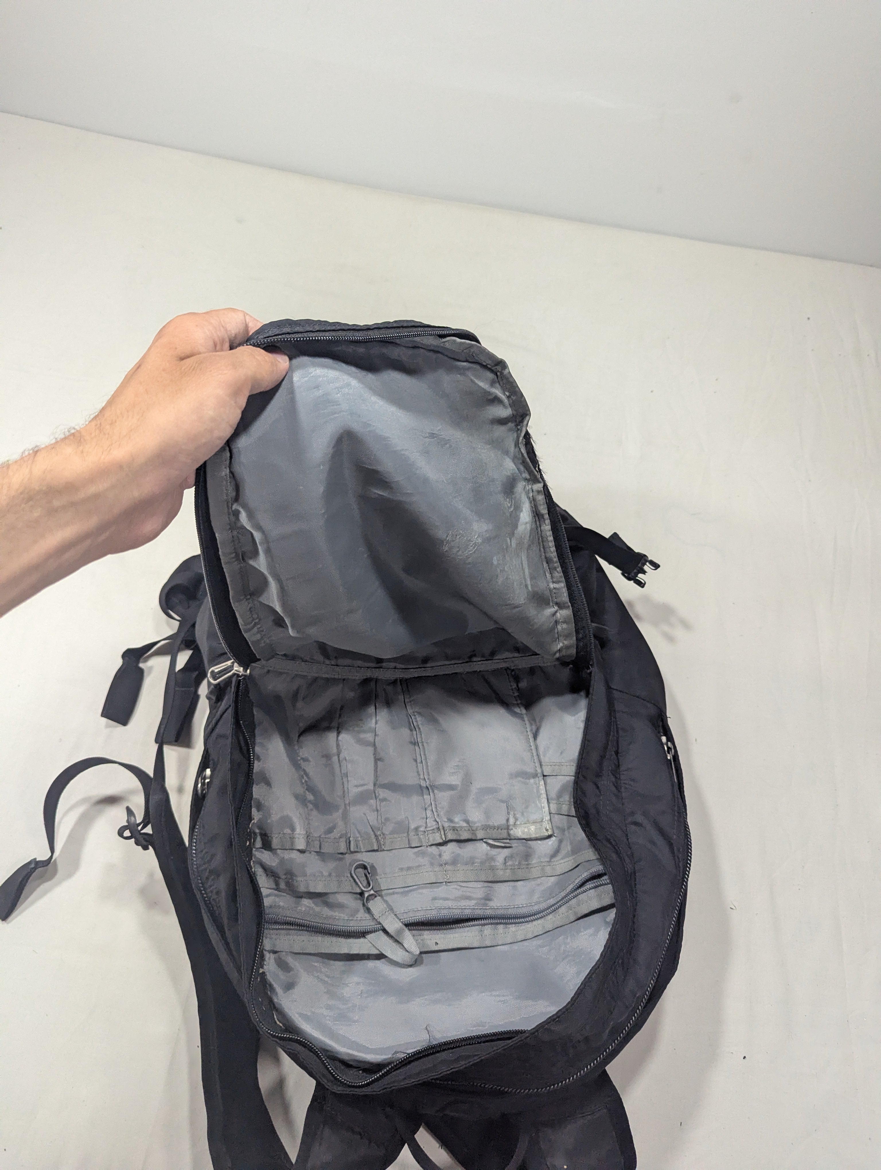 The north face in the black color U25