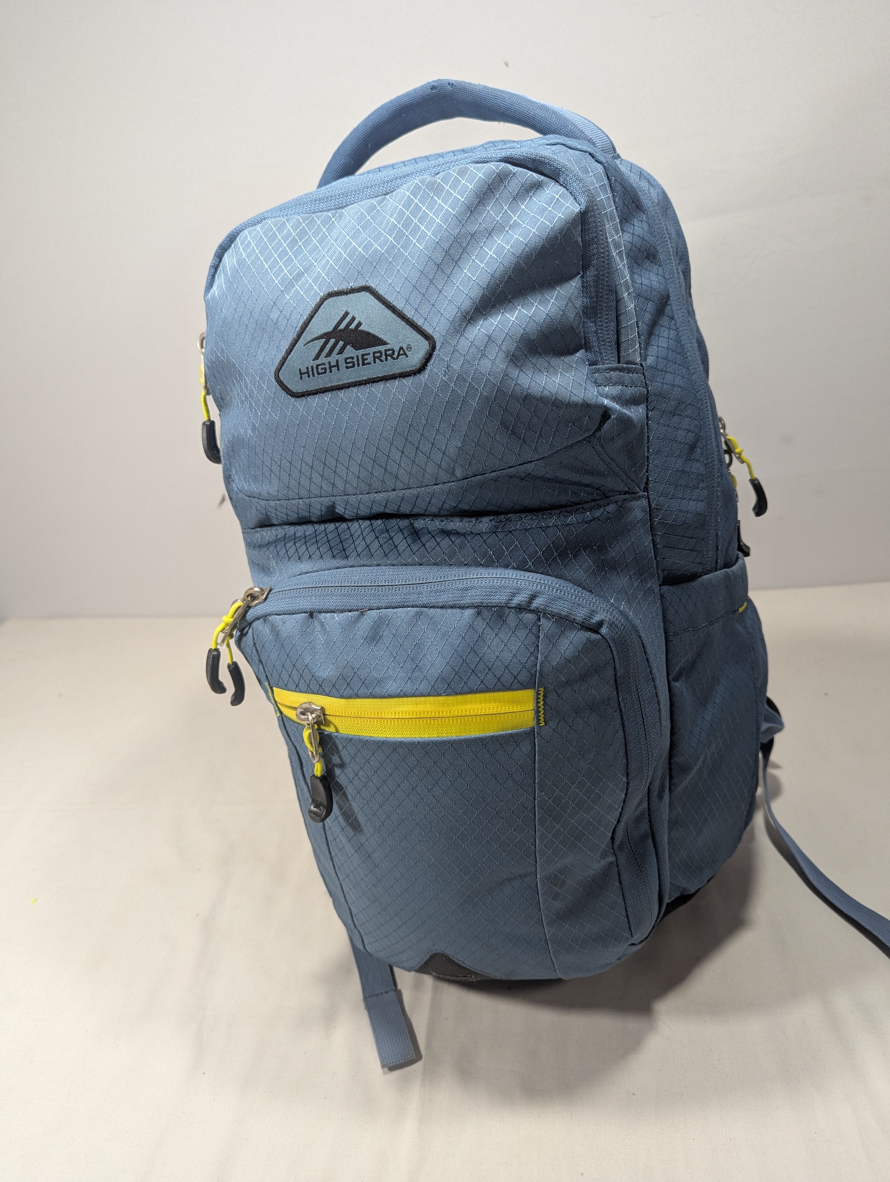 High sierra life time guaranteed backpack U25