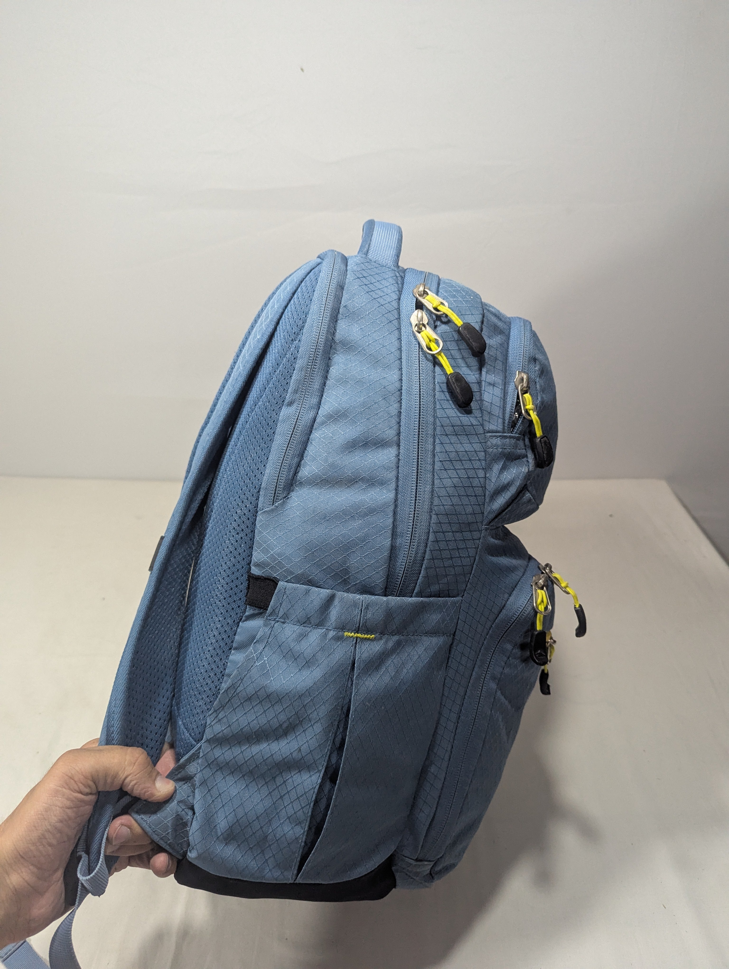 High sierra life time guaranteed backpack U25