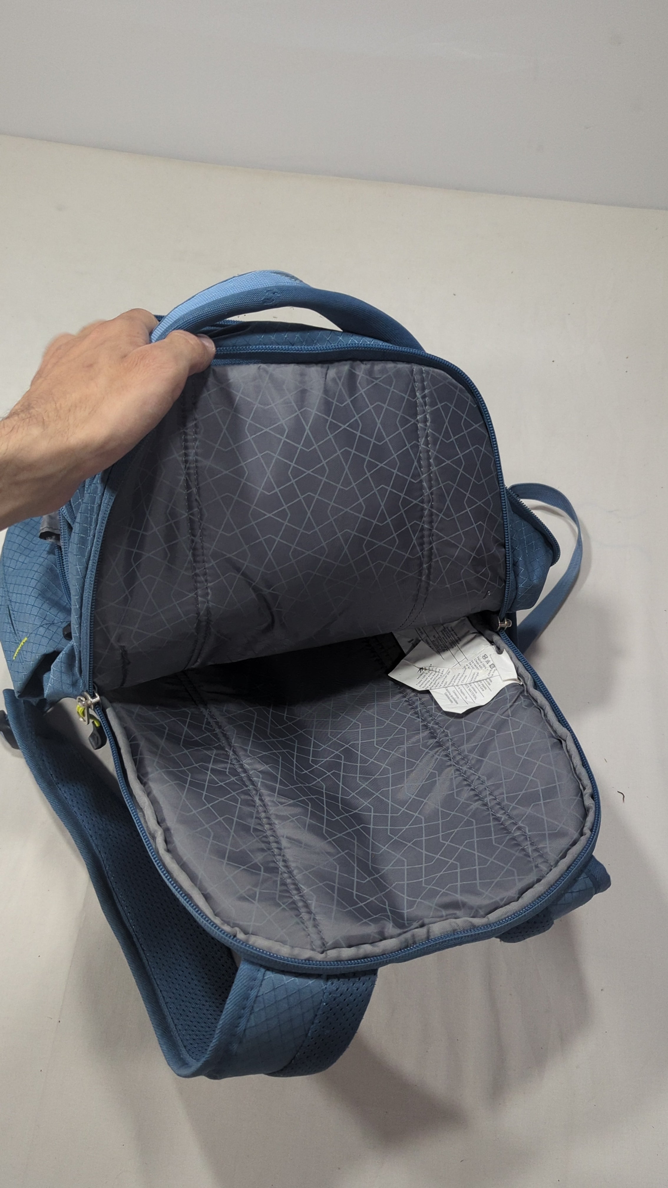 High sierra life time guaranteed backpack U25