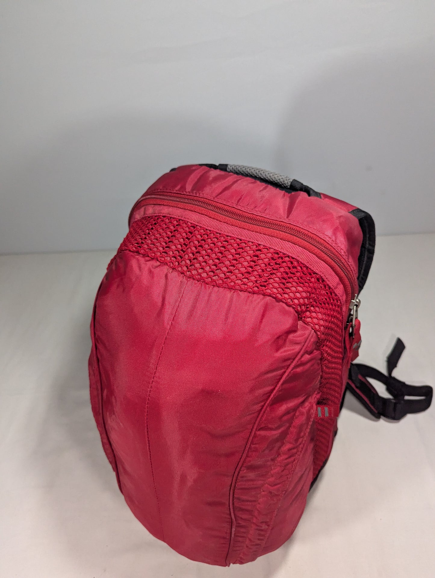Preloved hiking backpack U25