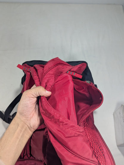 Preloved hiking backpack U25