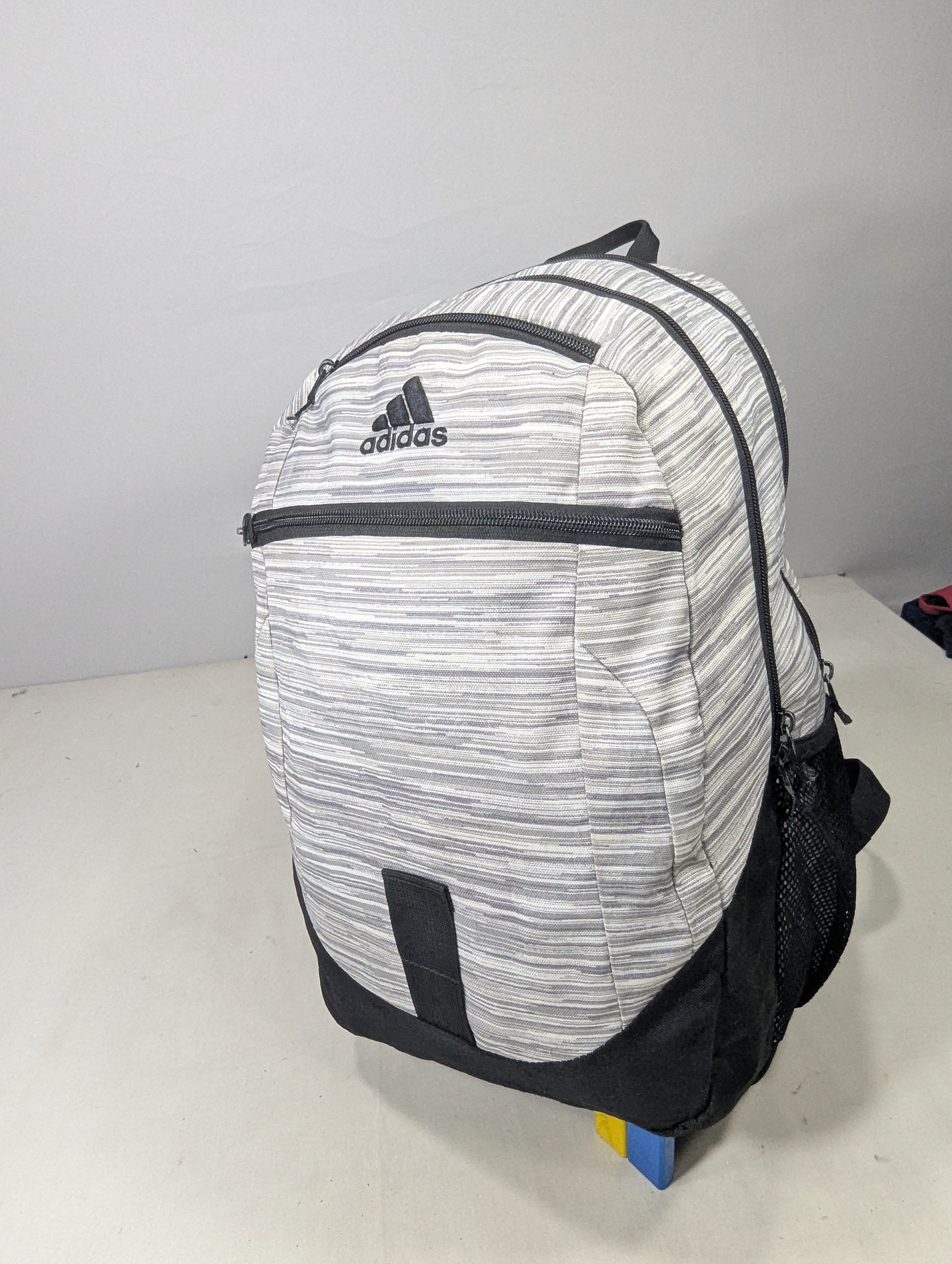 Adidas backpack U25