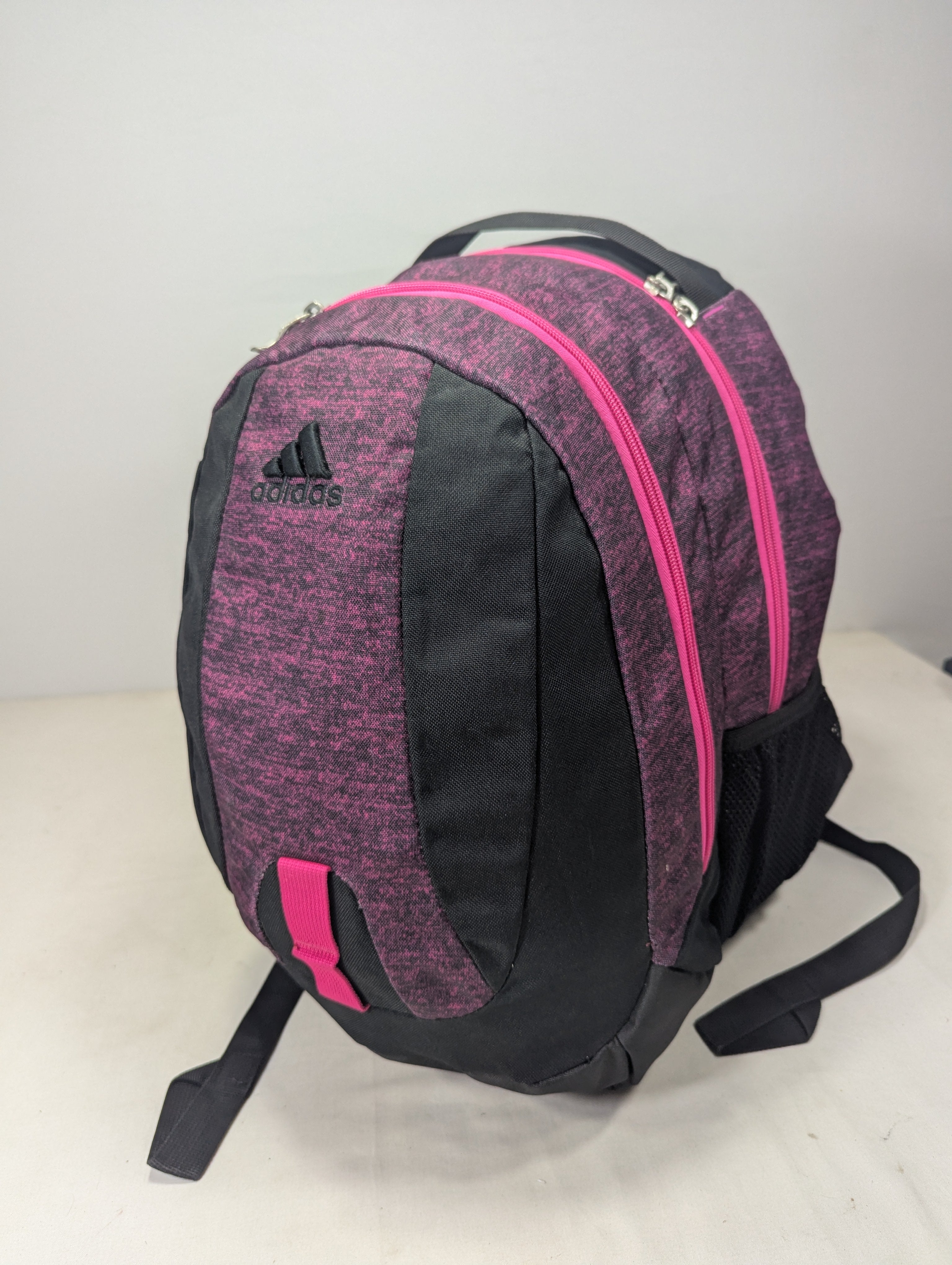 Adidas preloved backpack U3