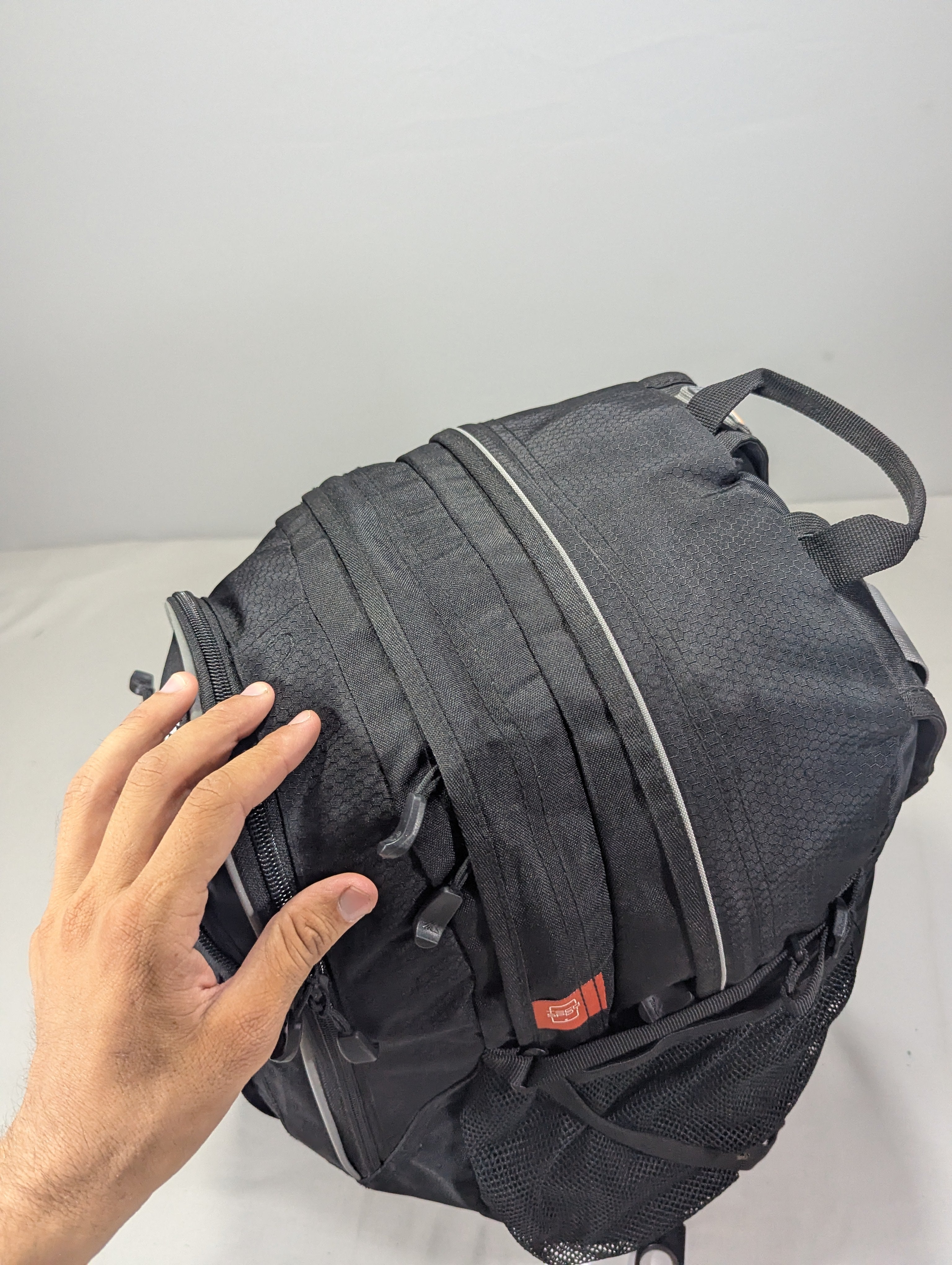 High Sierra the most strongest black color Backpack for school, college and travelling purpose U3