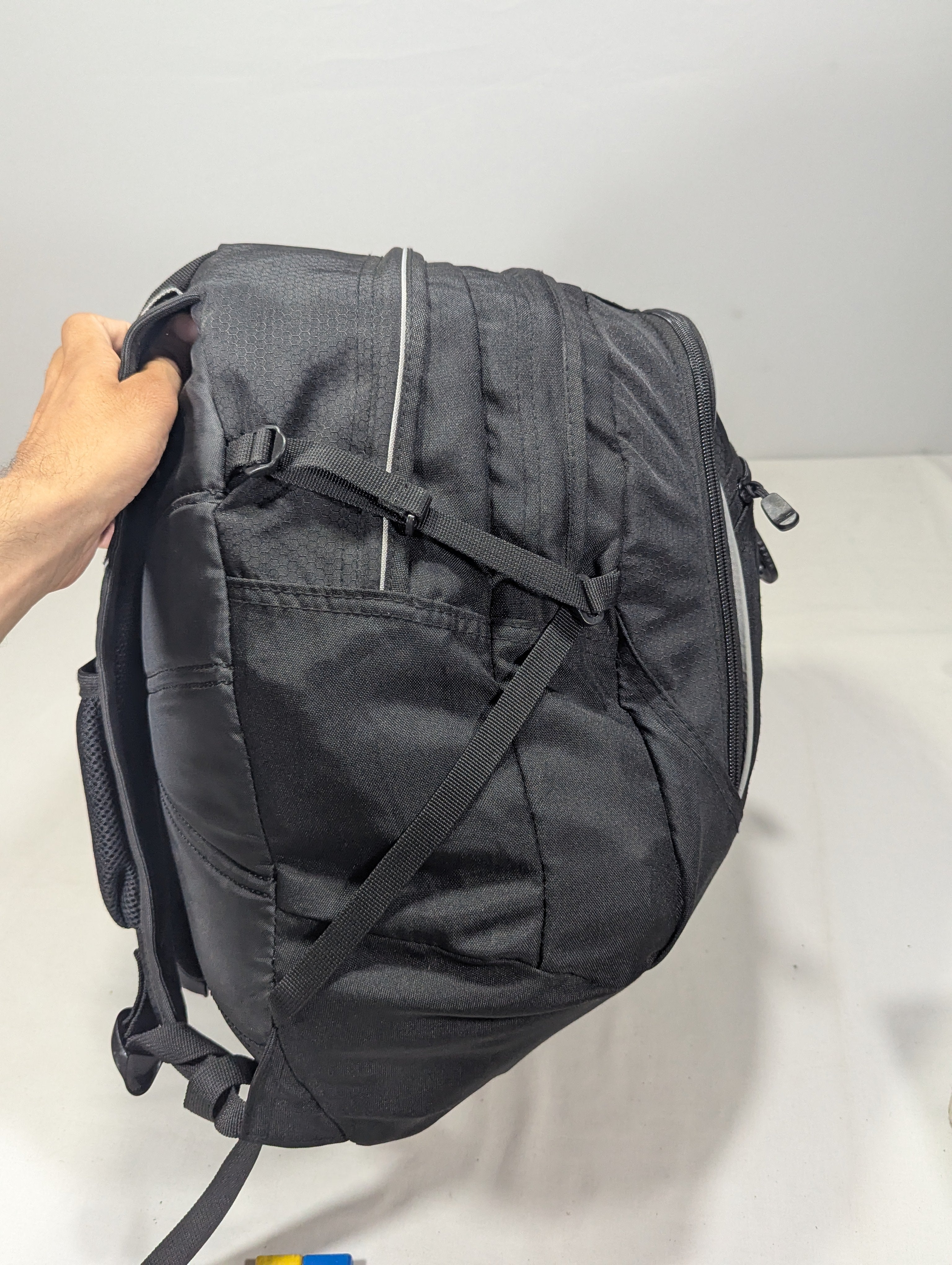 High Sierra the most strongest black color Backpack for school, college and travelling purpose U3