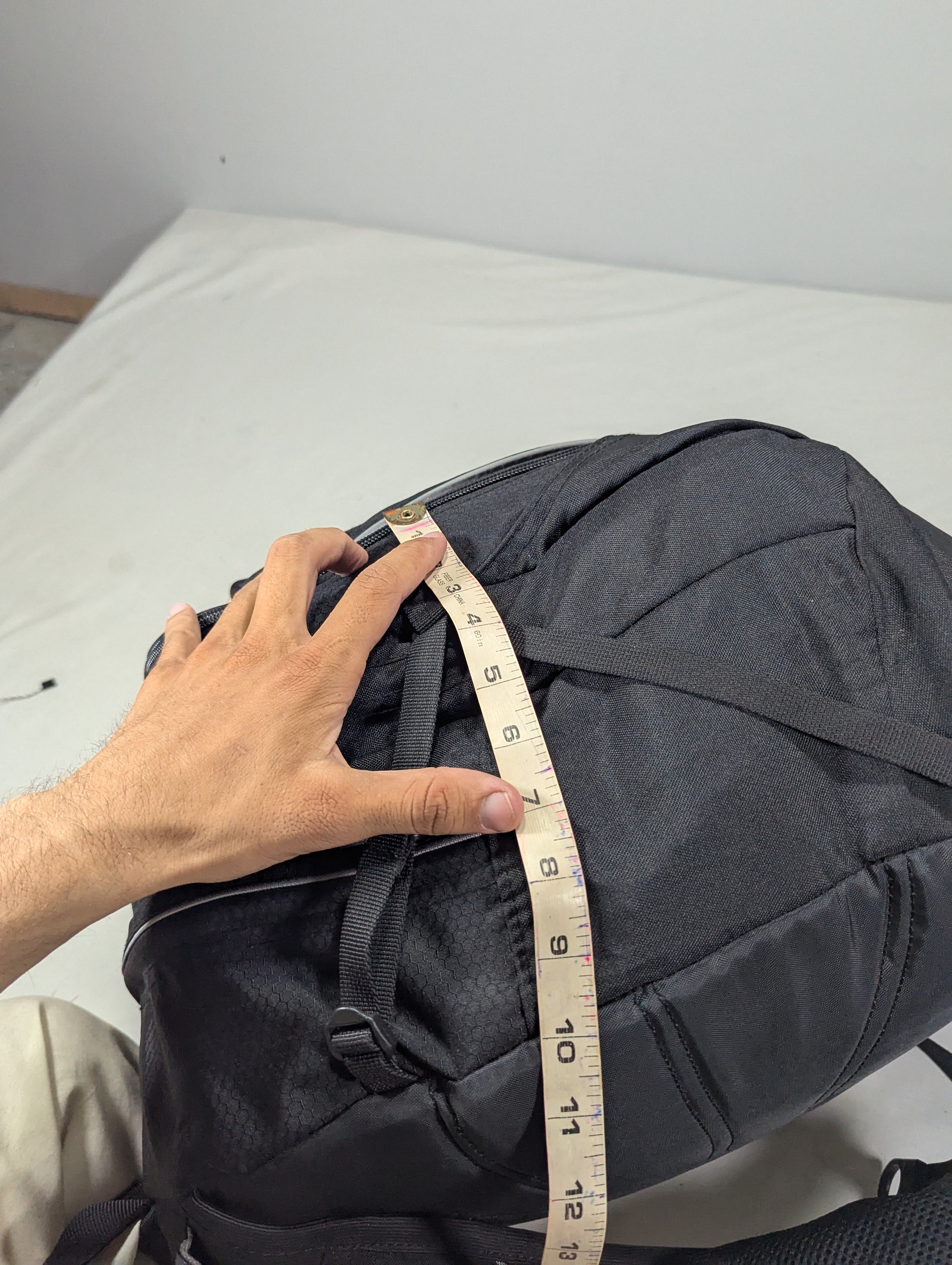 High Sierra the most strongest black color Backpack for school, college and travelling purpose U3