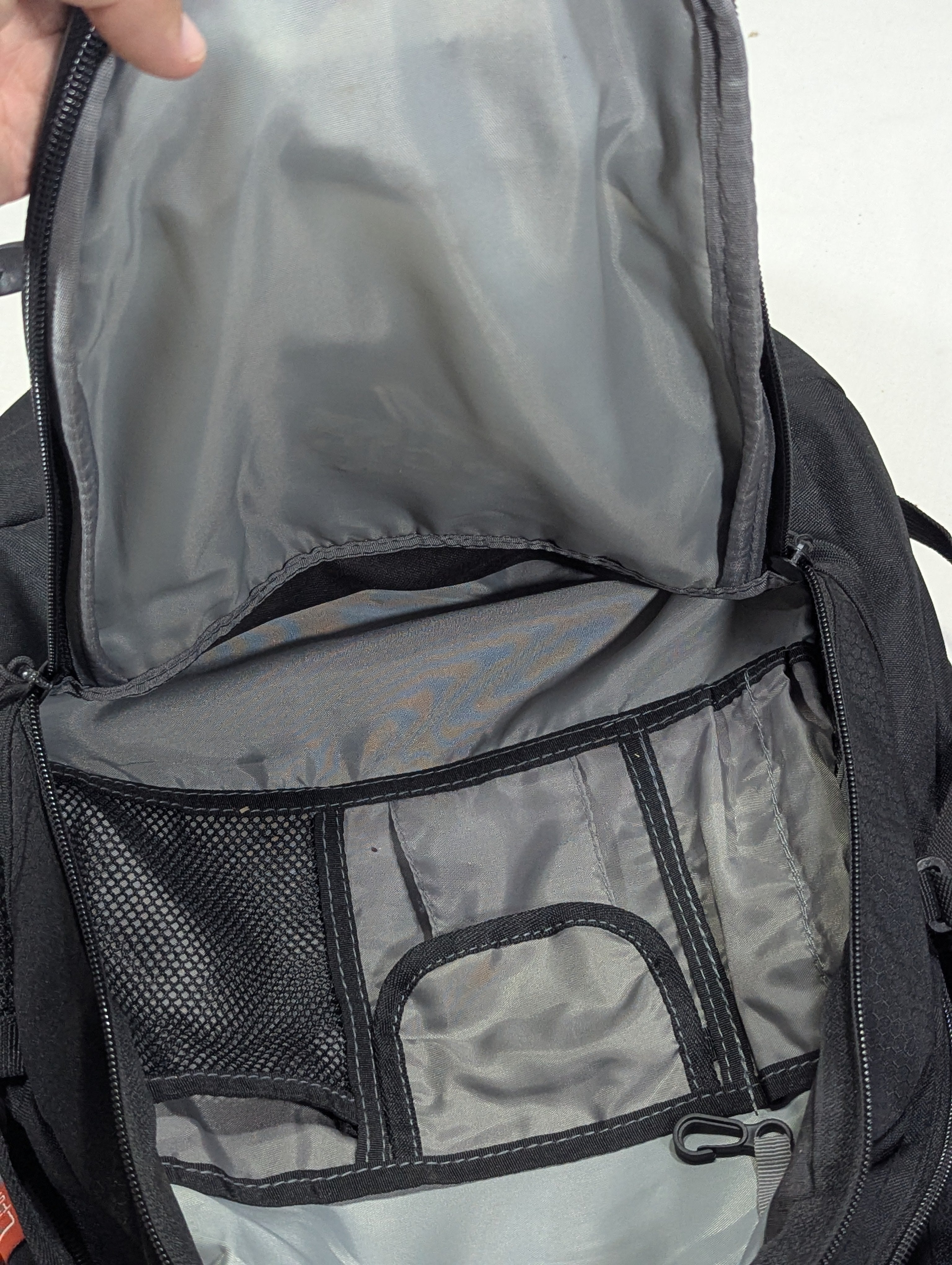 High Sierra the most strongest black color Backpack for school, college and travelling purpose U3
