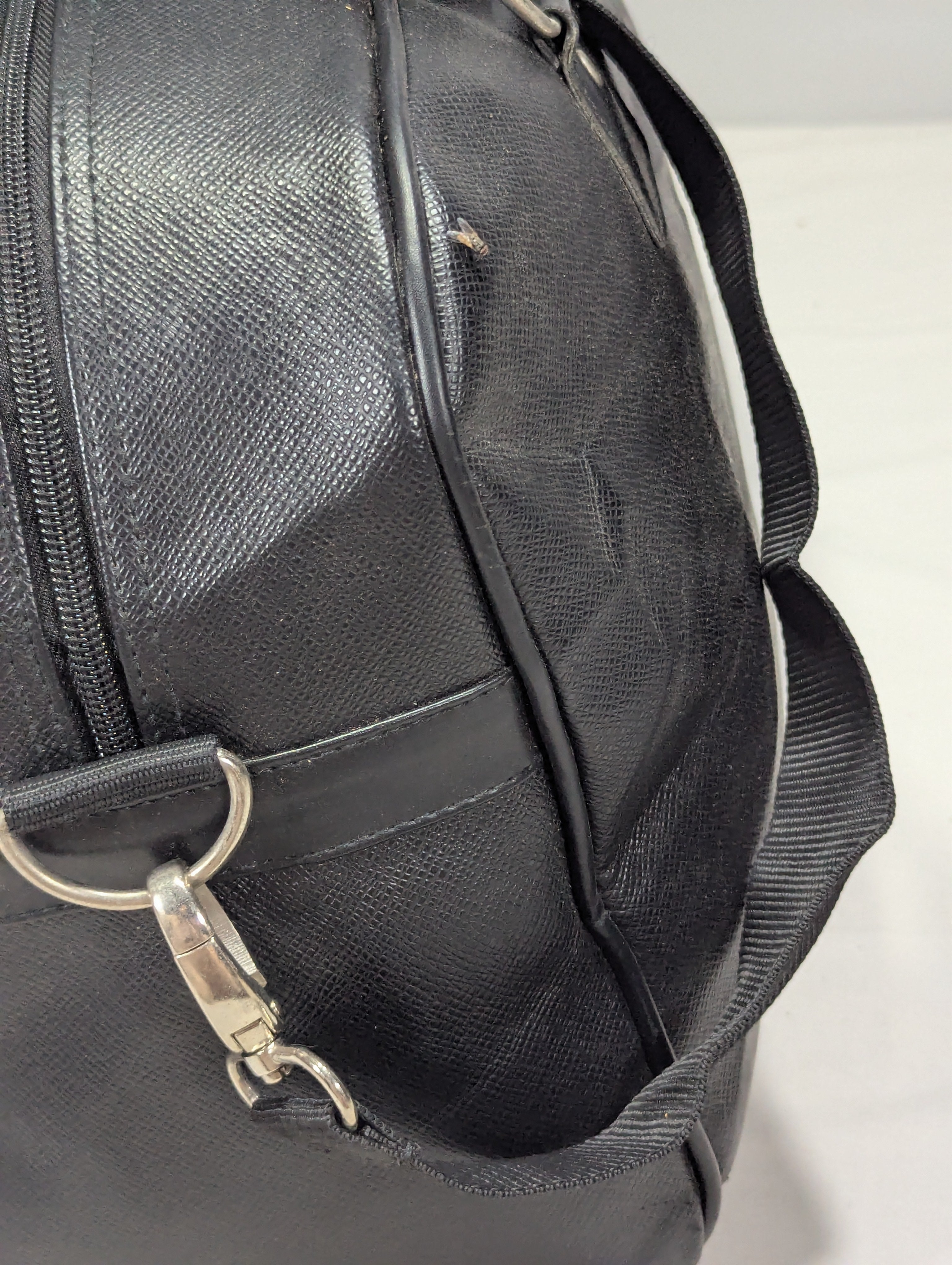 Pu leather, Genuine and Compact Korean Duffle Bag – Easy Storage & Travel Ab3