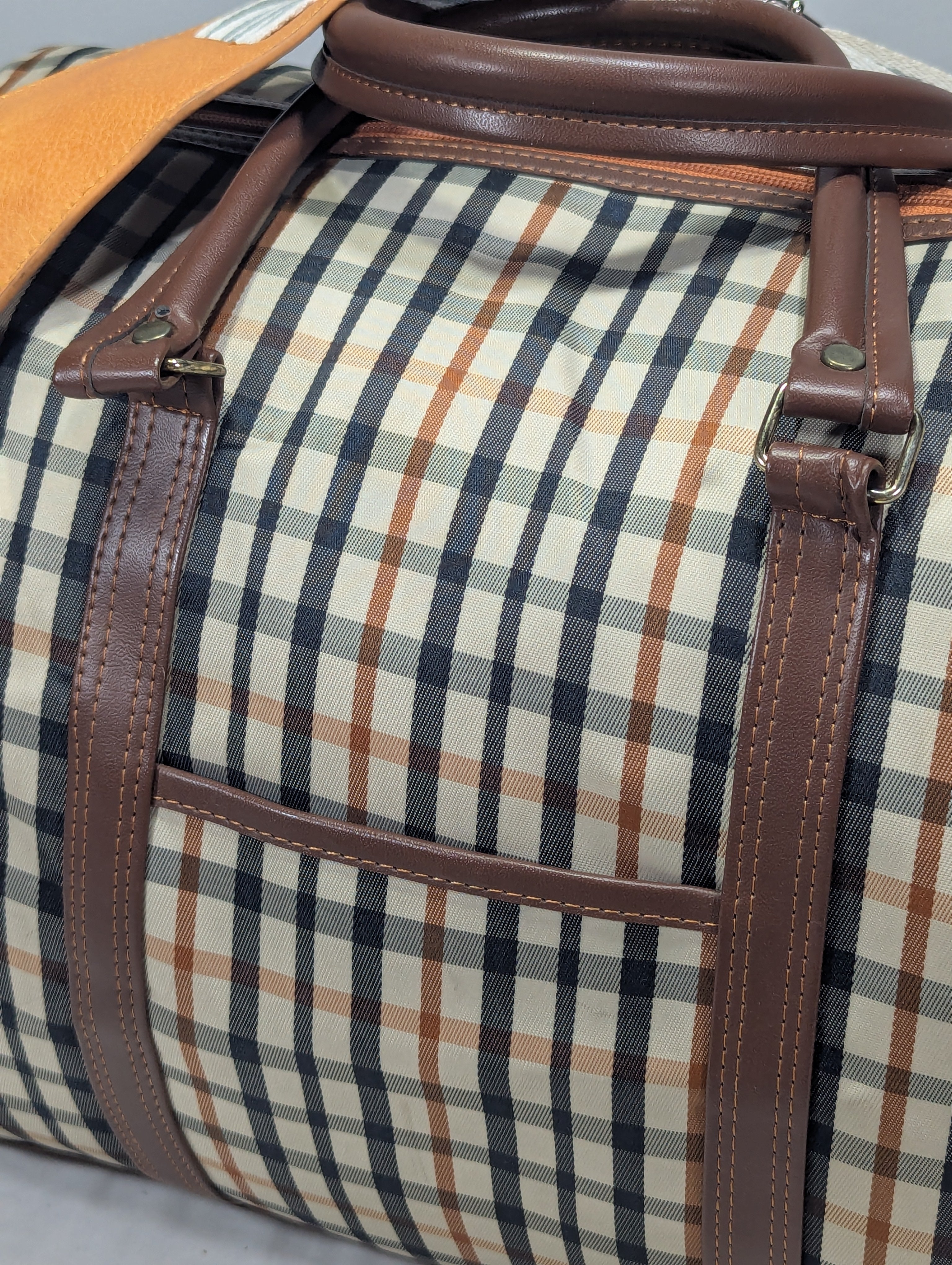 Korean Multipurpose Duffle – Chic and Practical Ab3