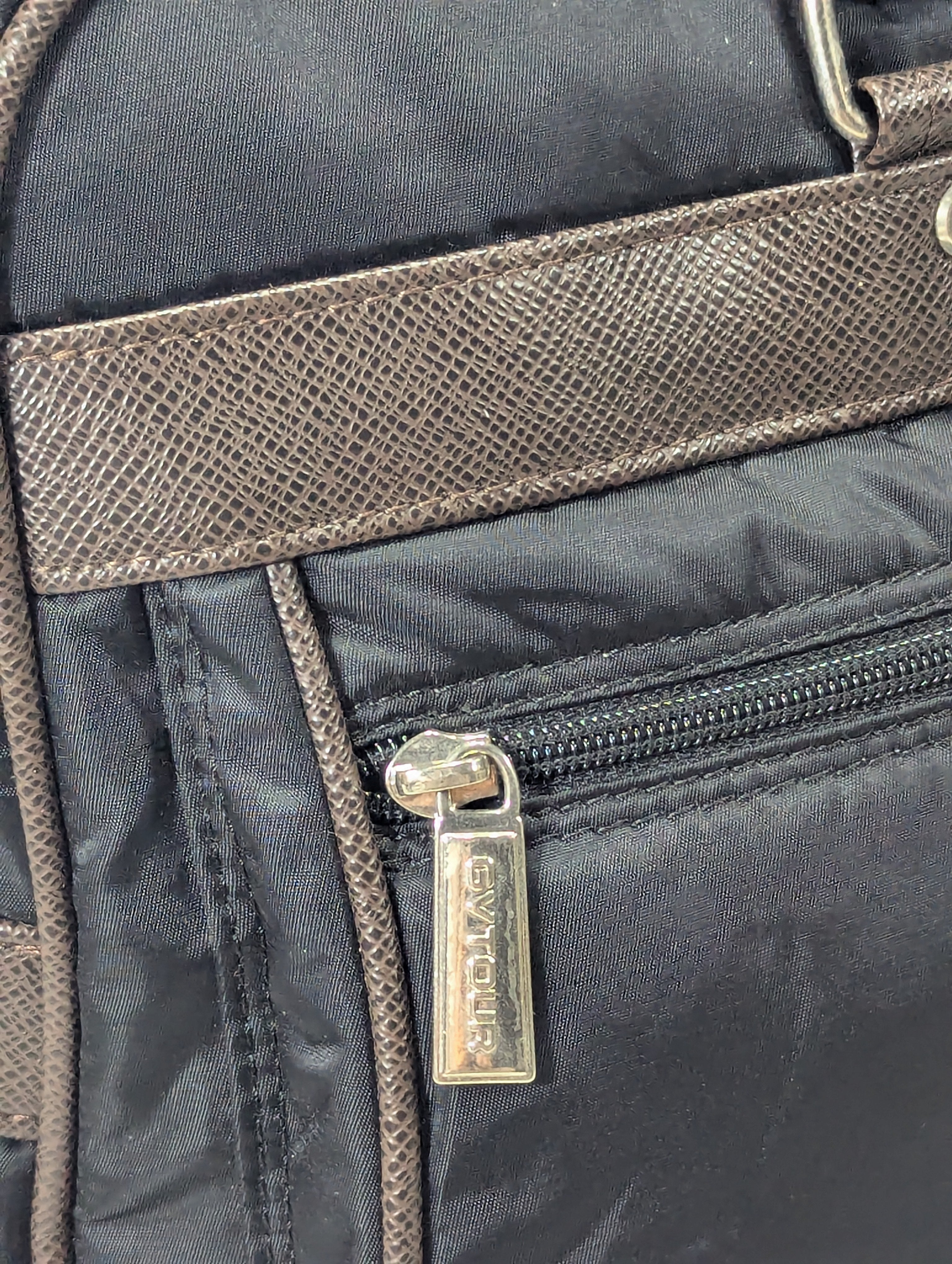 Minimalist Korean Duffle Bag – Unisex Travel Tote U3