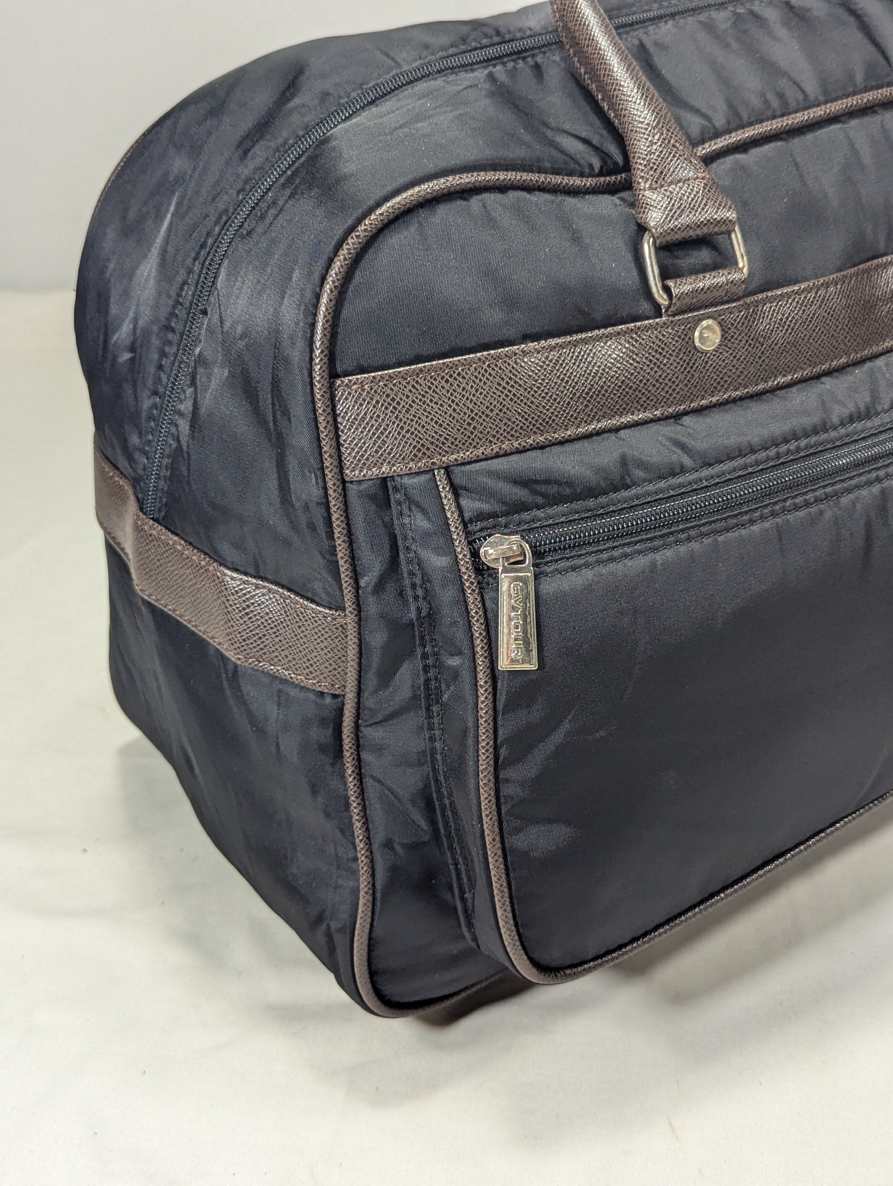 Minimalist Korean Duffle Bag – Unisex Travel Tote U3