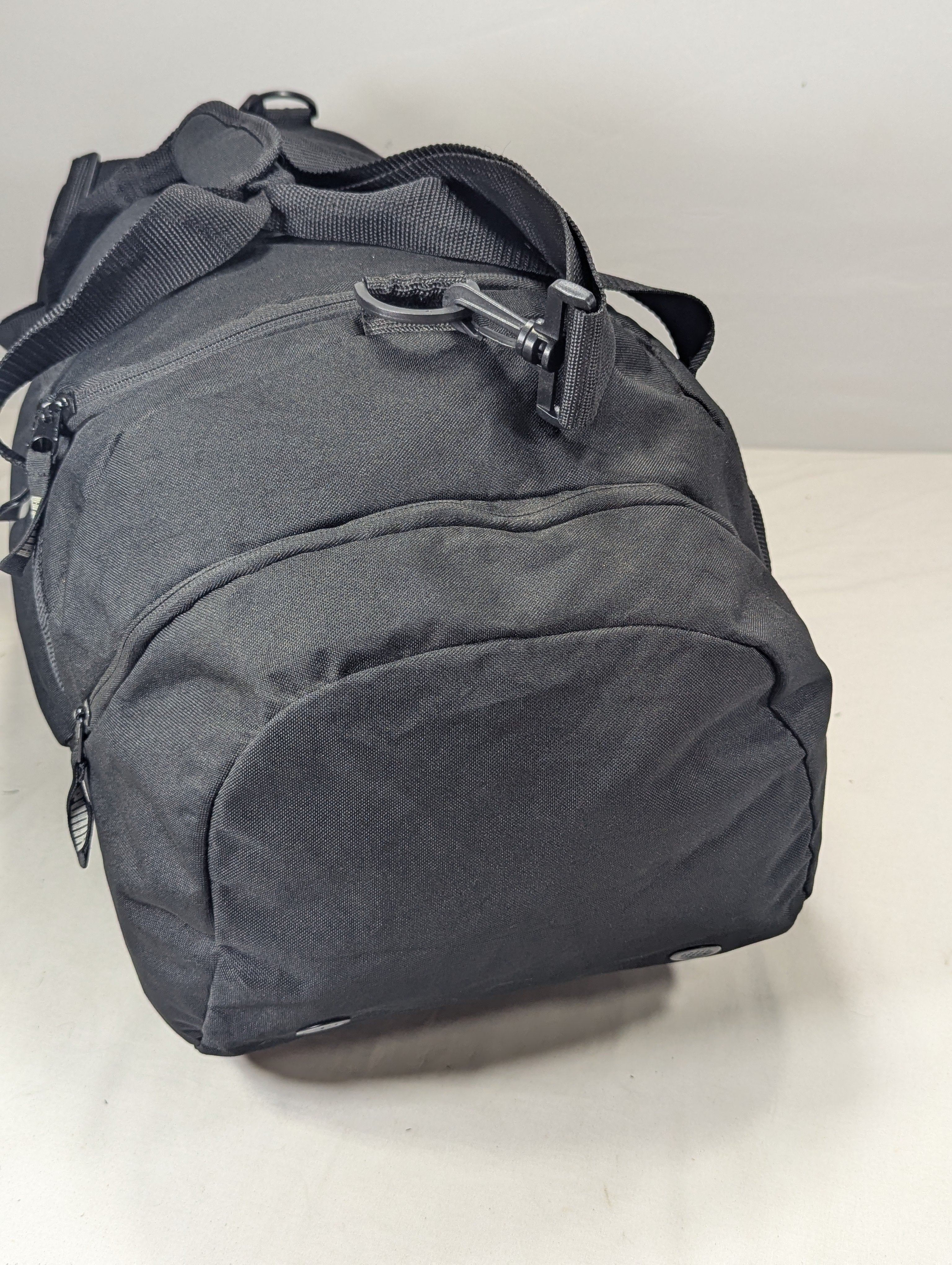 Puma Authentic traveling bag, gym bag with separate shoes portion Ab3