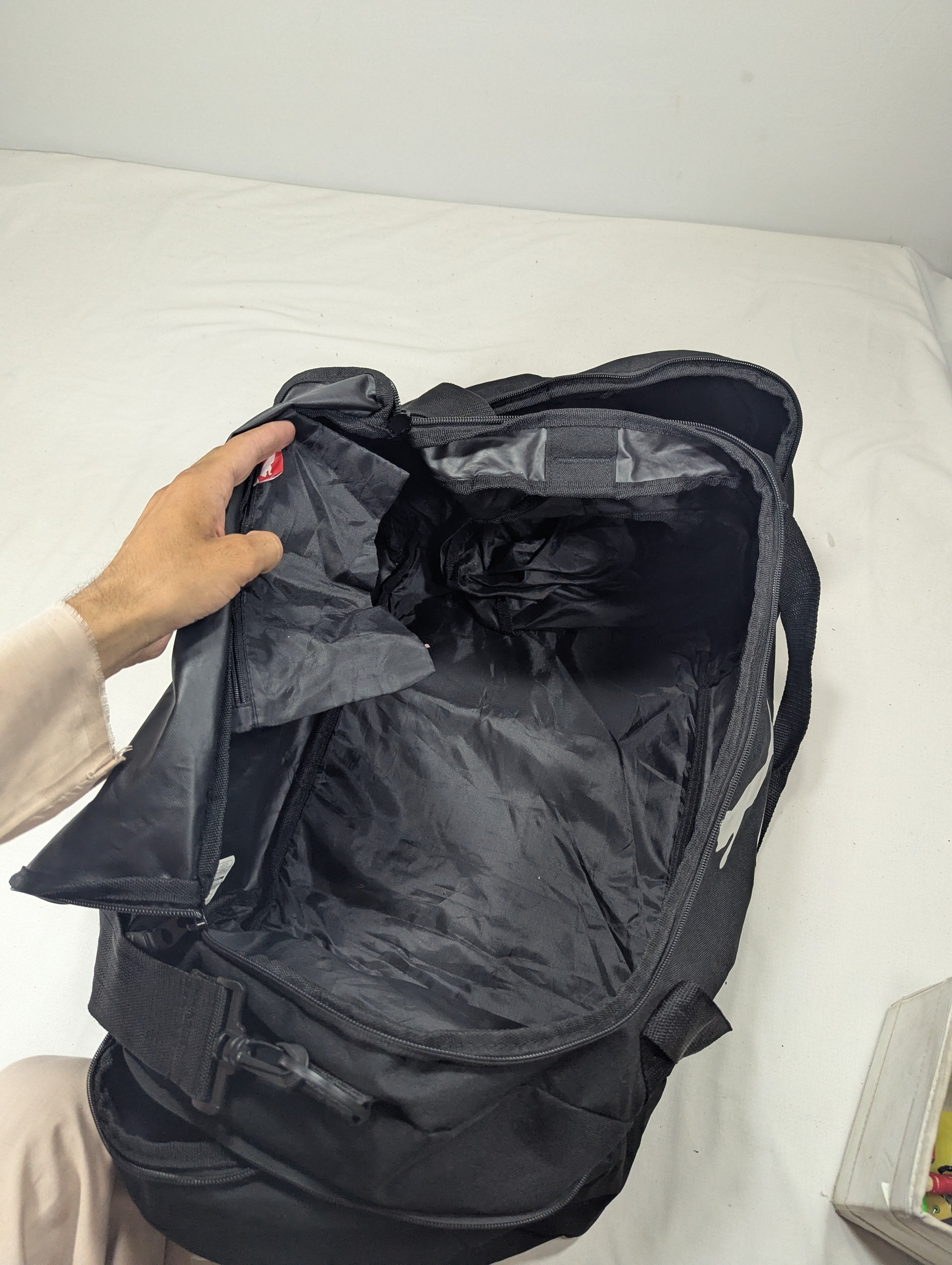 Puma Authentic traveling bag, gym bag with separate shoes portion Ab3