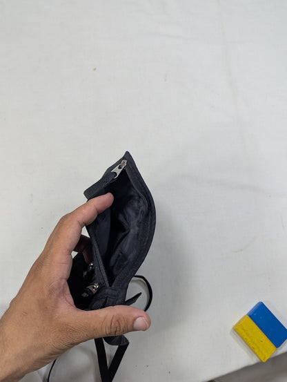 Neck pouch bag