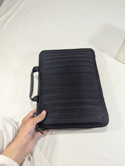 Case logic brand hard shell sleeve, bag U2