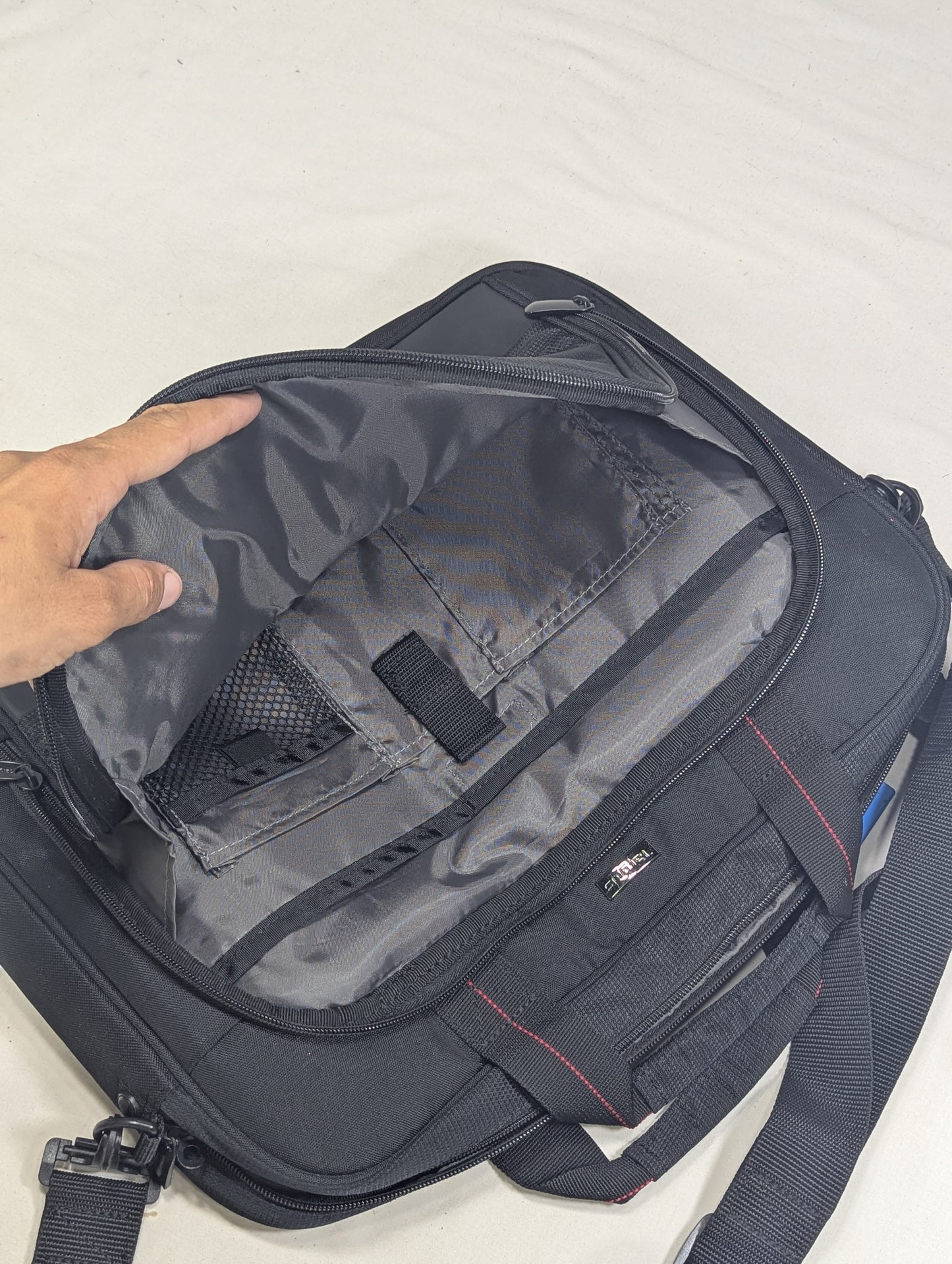 Targus premium brand laptop bag, briefcase bag