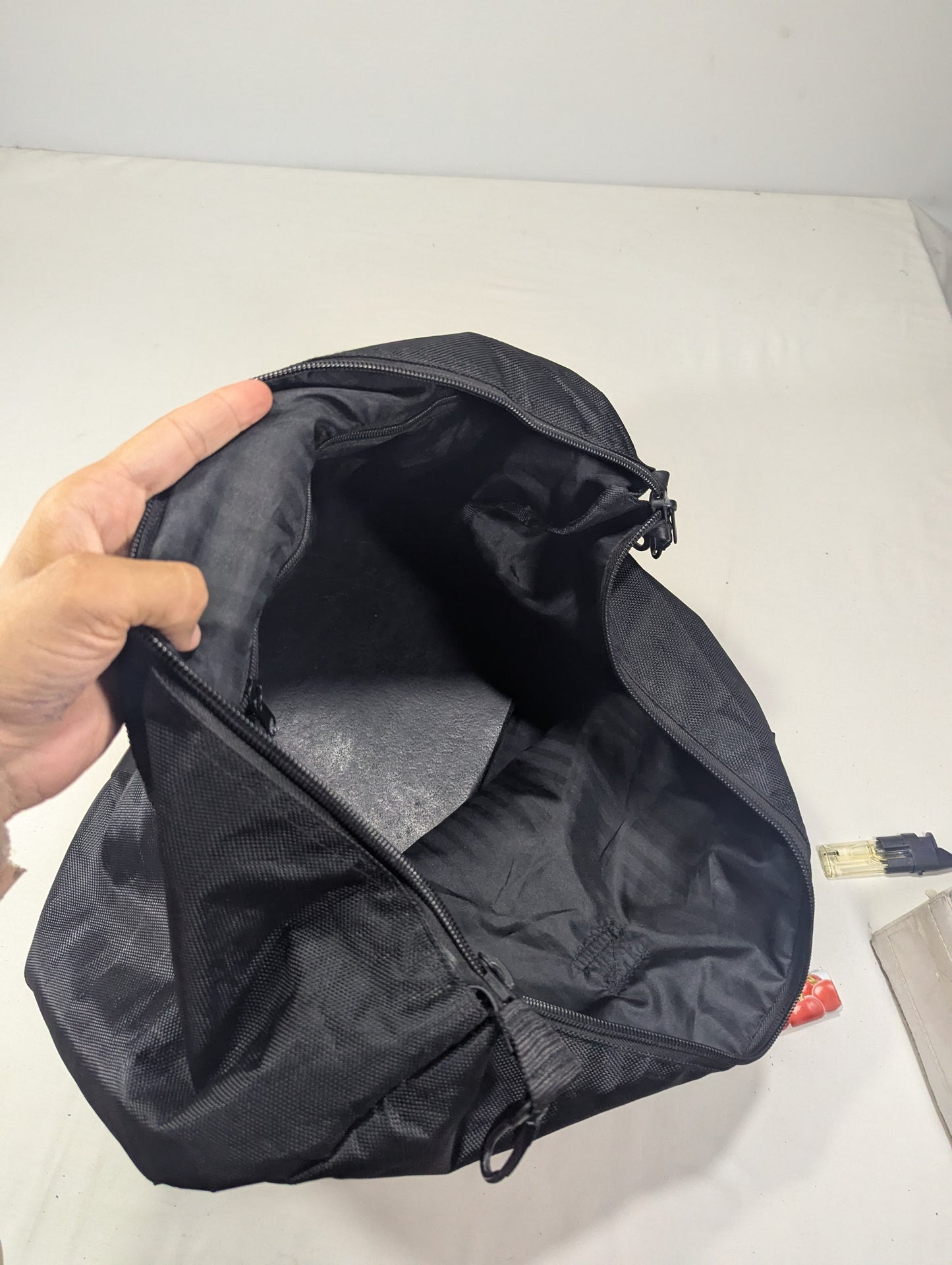 Korean lot duffle bag black color U2