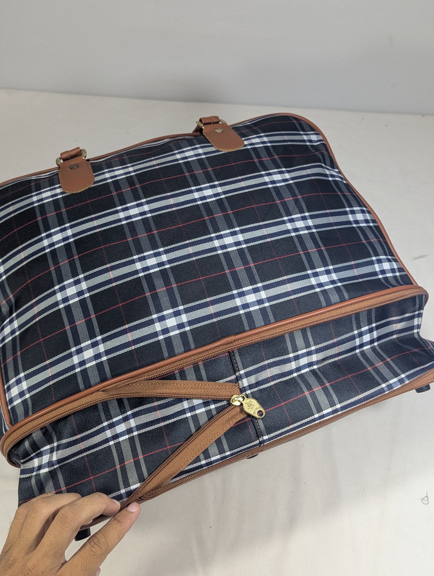 Adjustable size duffle bag from Korean lot collection